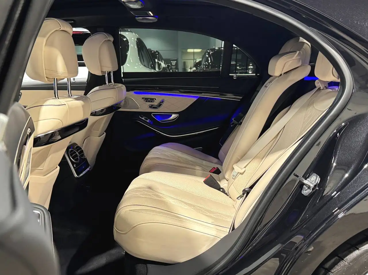 Mercedes-Benz S-Class photo Mercedes-Benz S-Class