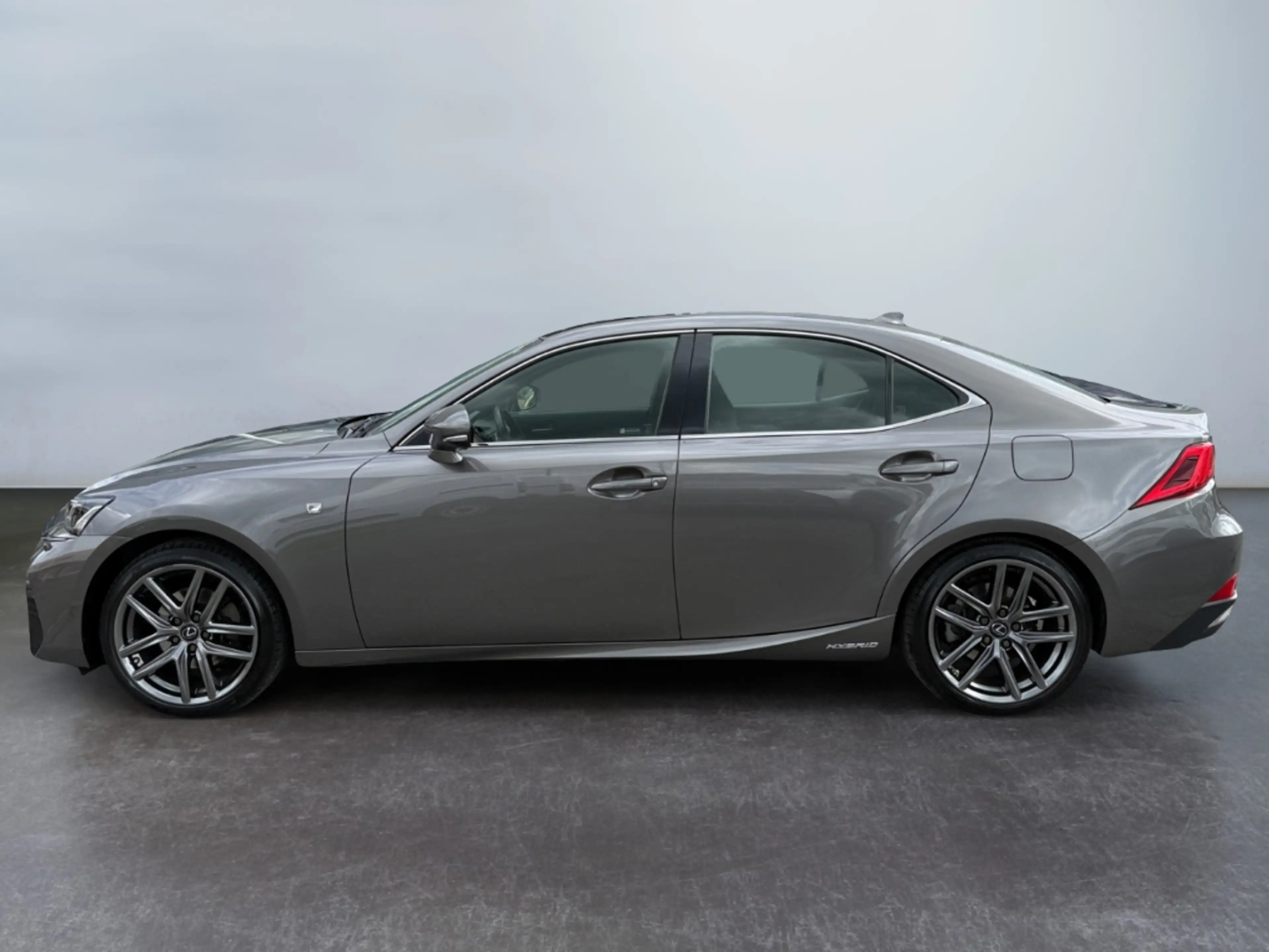 Lexus IS 300 h F SPORT *Levinson*adap Fahrw*CAM*GSD*SHZ* — photo 5