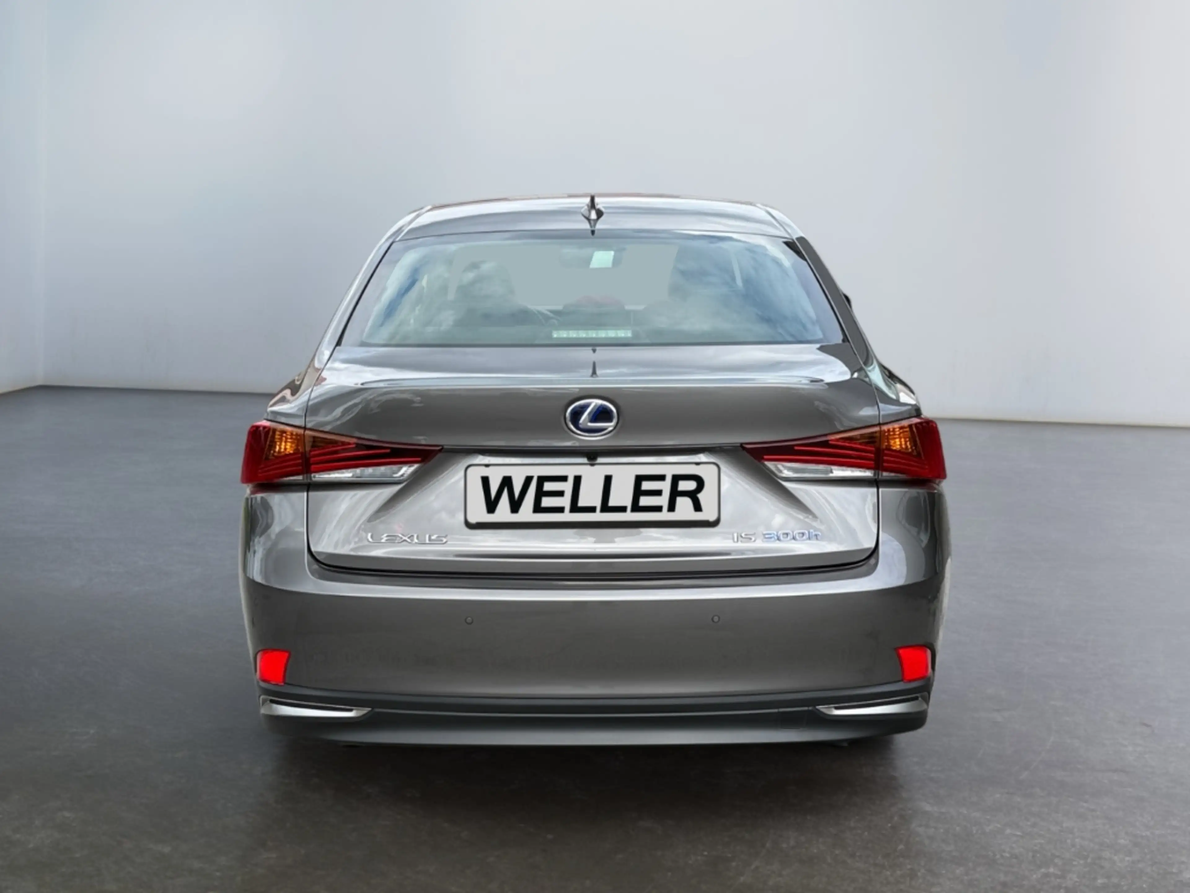 Lexus IS 300 h F SPORT *Levinson*adap Fahrw*CAM*GSD*SHZ* — photo 6