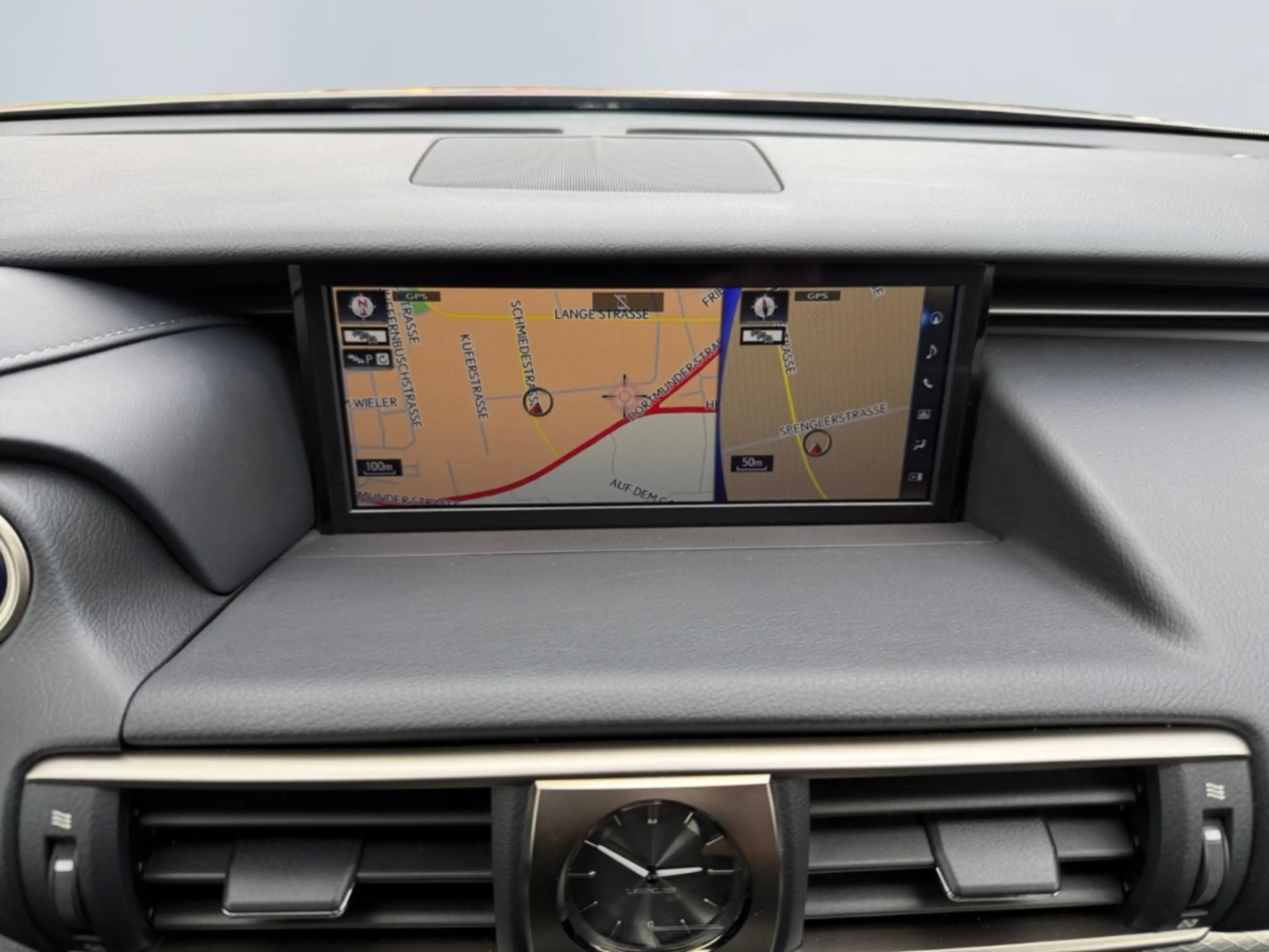 Lexus IS 300 h F SPORT *Levinson*adap Fahrw*CAM*GSD*SHZ* — photo 15