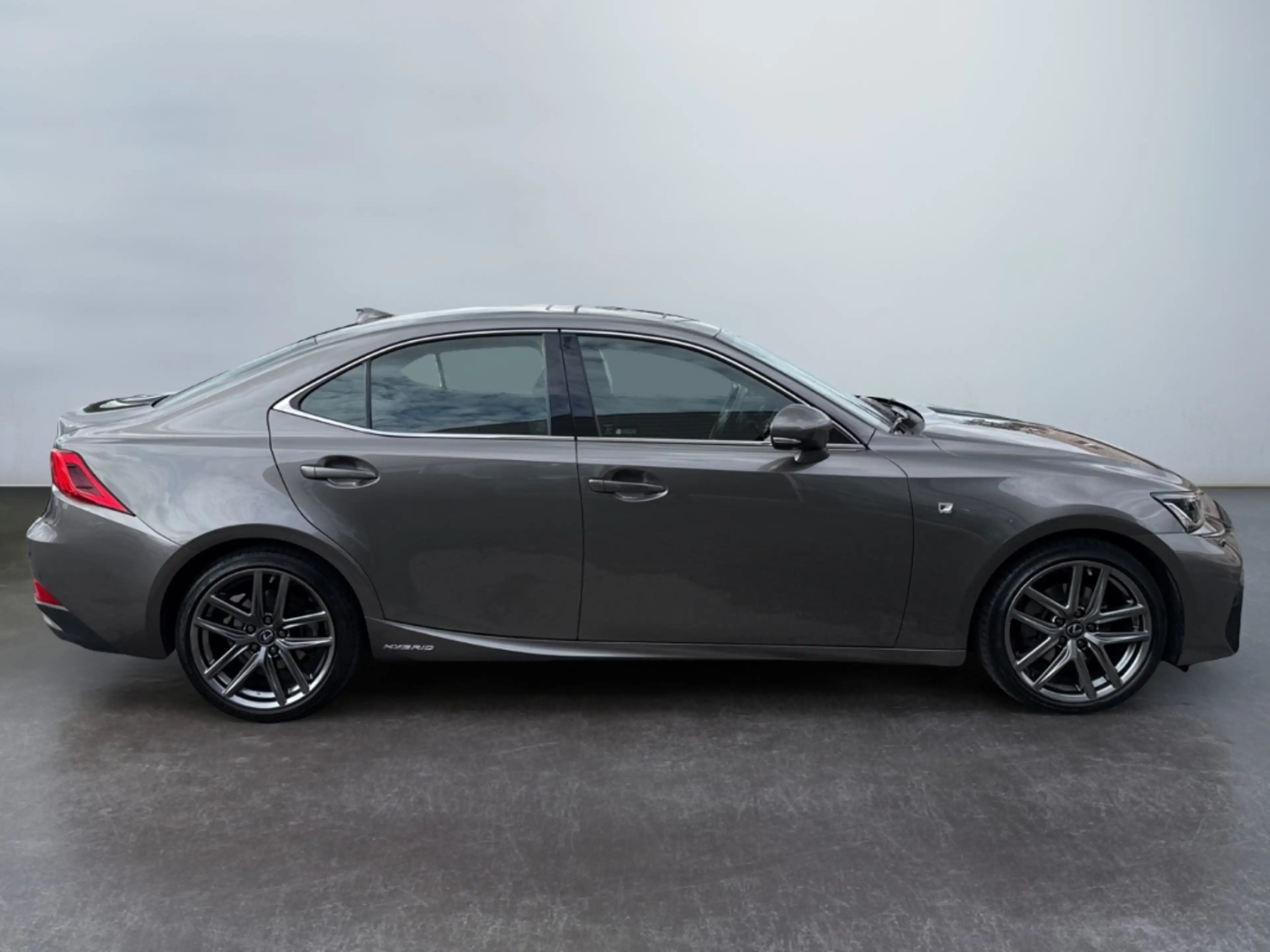 Lexus IS 300 h F SPORT *Levinson*adap Fahrw*CAM*GSD*SHZ* — photo 10