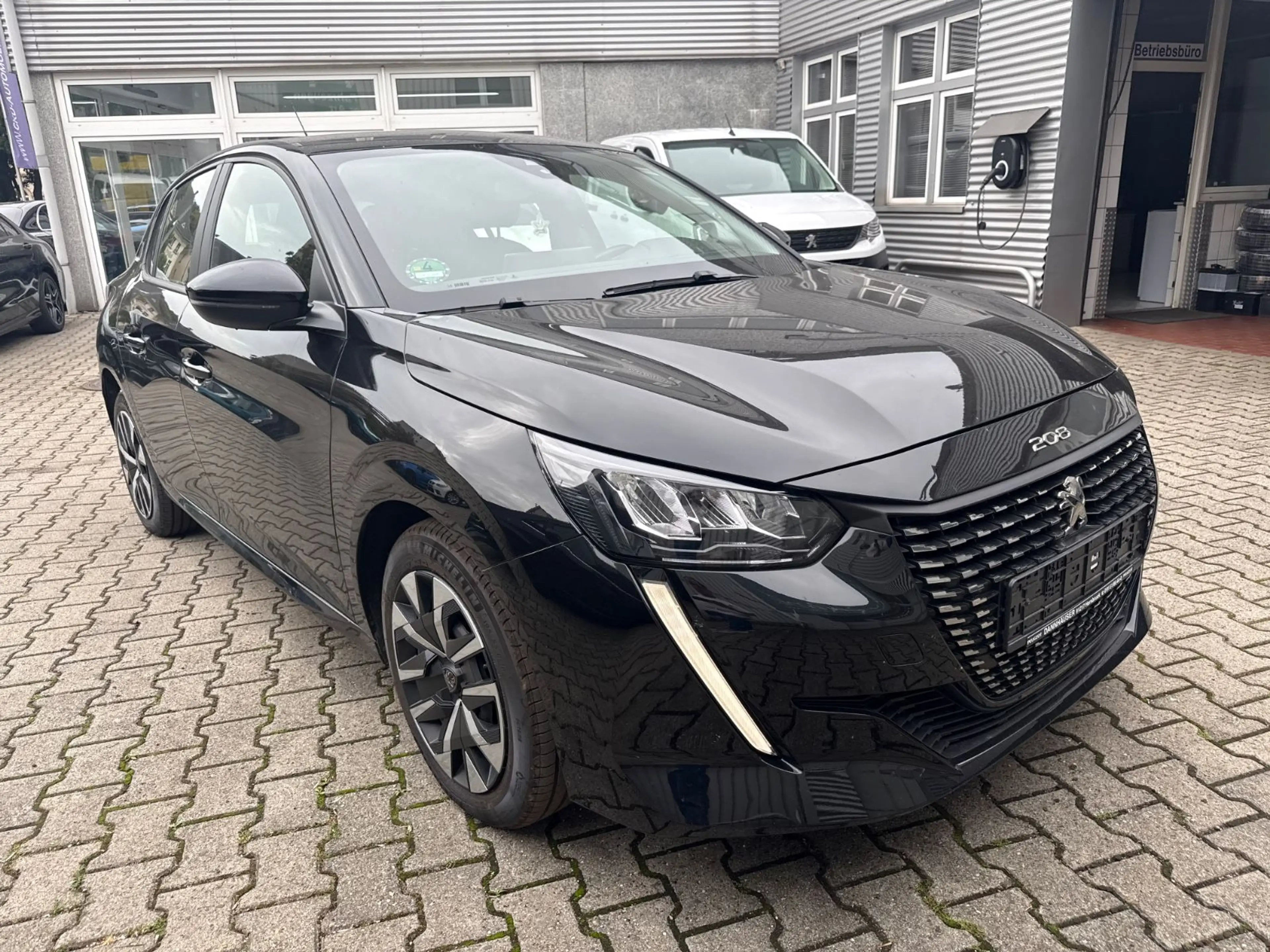 Peugeot 208 Active Pack*Sitzheizung*PDC*Carplay*DAB+* — photo 2