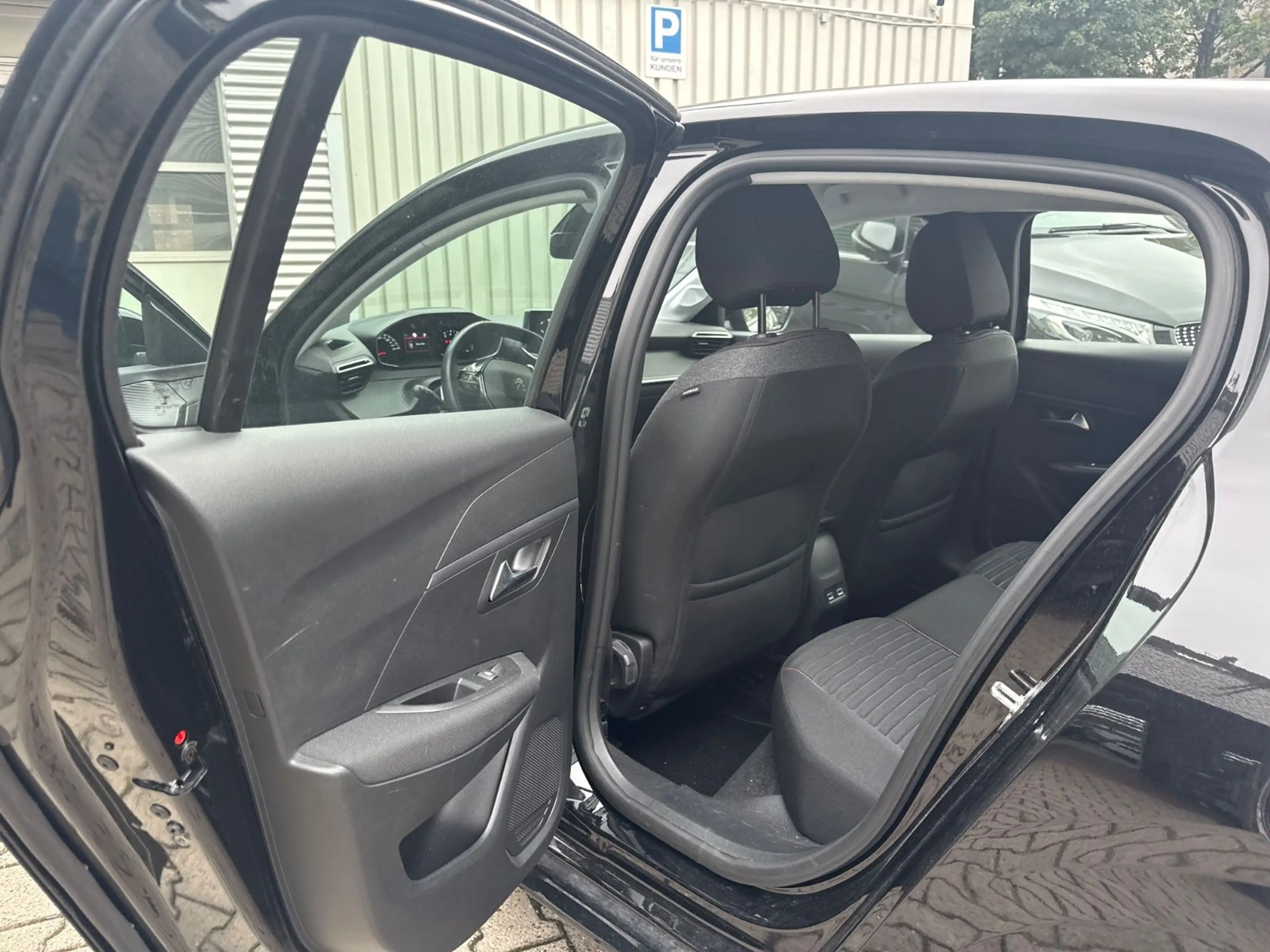 Peugeot 208 Active Pack*Sitzheizung*PDC*Carplay*DAB+* — photo 7