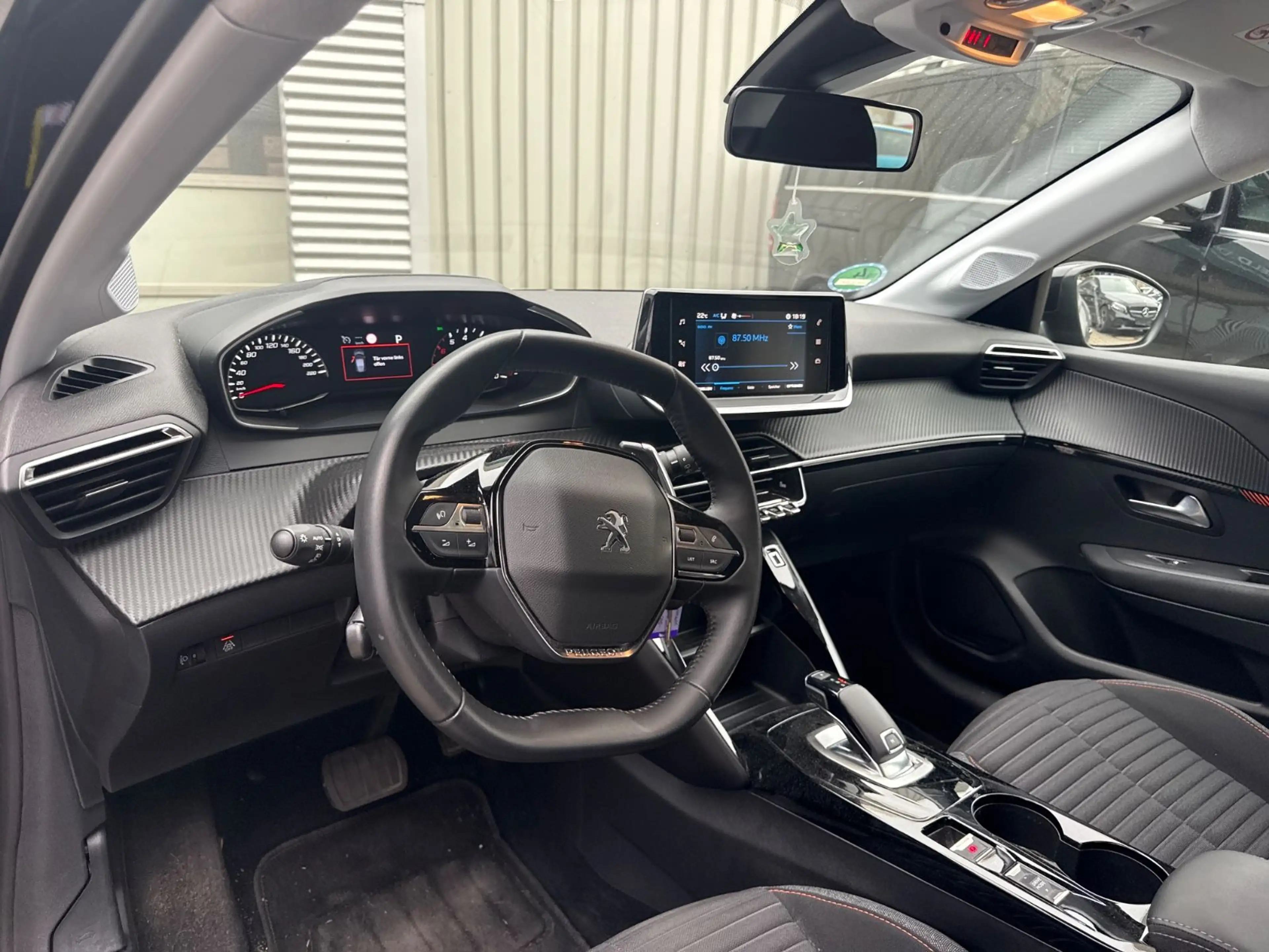 Peugeot 208 Active Pack*Sitzheizung*PDC*Carplay*DAB+* — photo 5
