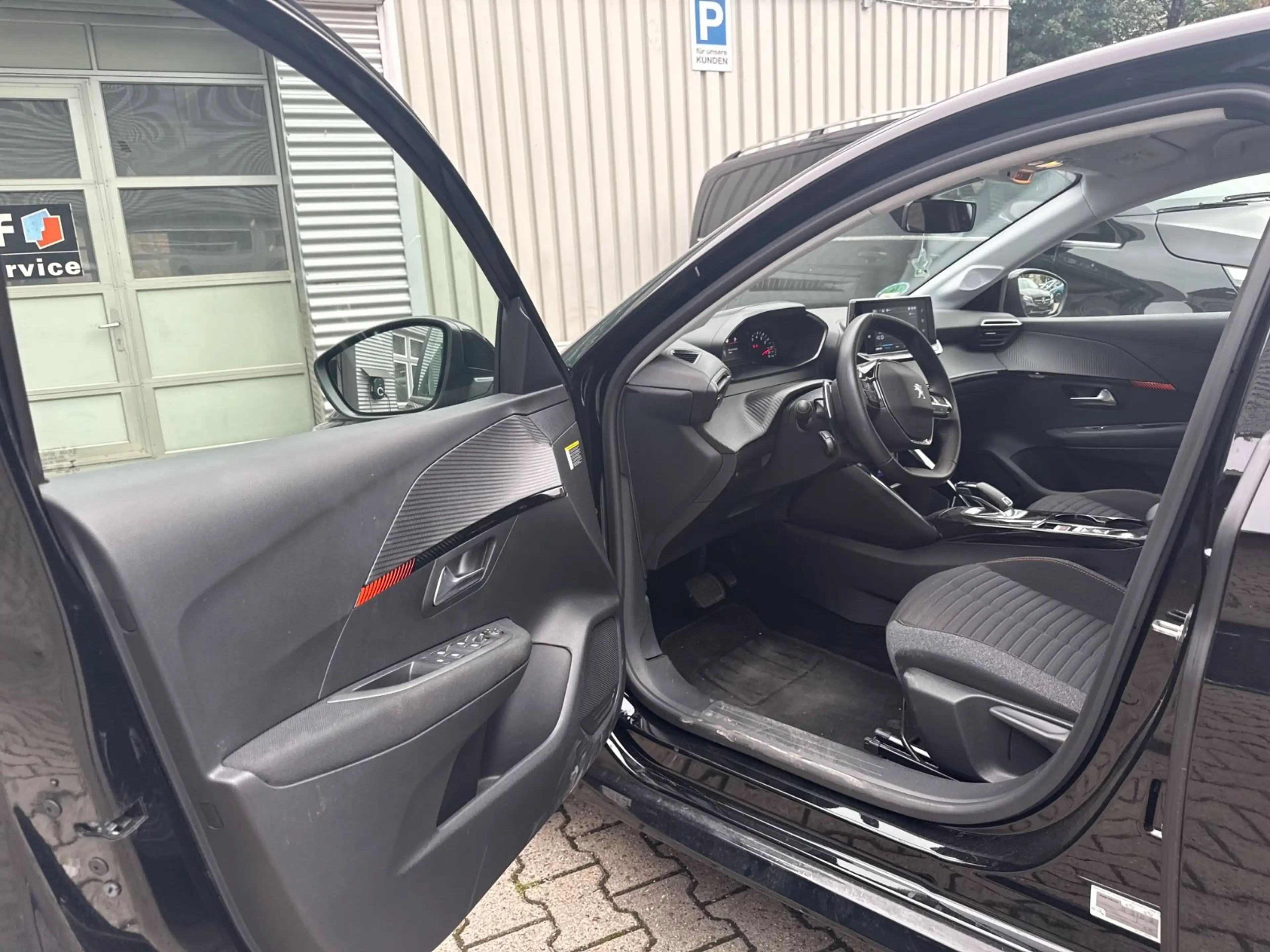 Peugeot 208 Active Pack*Sitzheizung*PDC*Carplay*DAB+* — photo 6