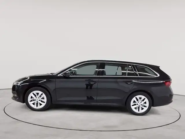 Skoda Octavia view 6