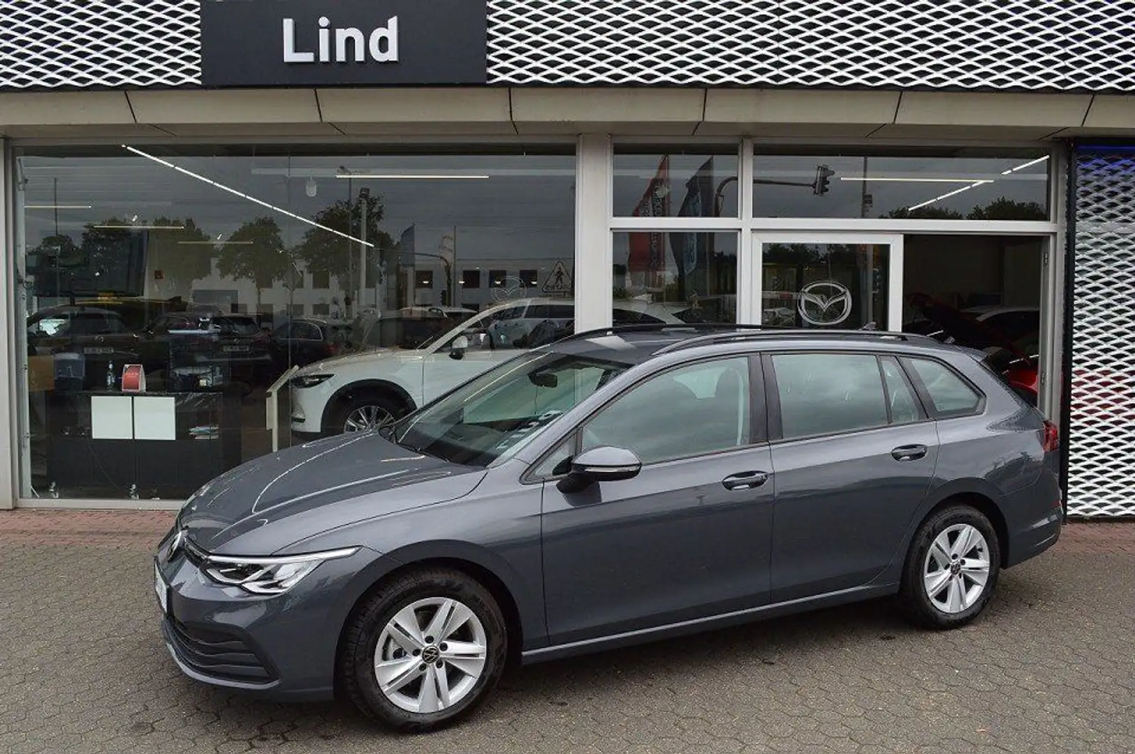 Volkswagen Golf VIII Variant (CG5)(09.2020-) Golf Variant Grau - 2