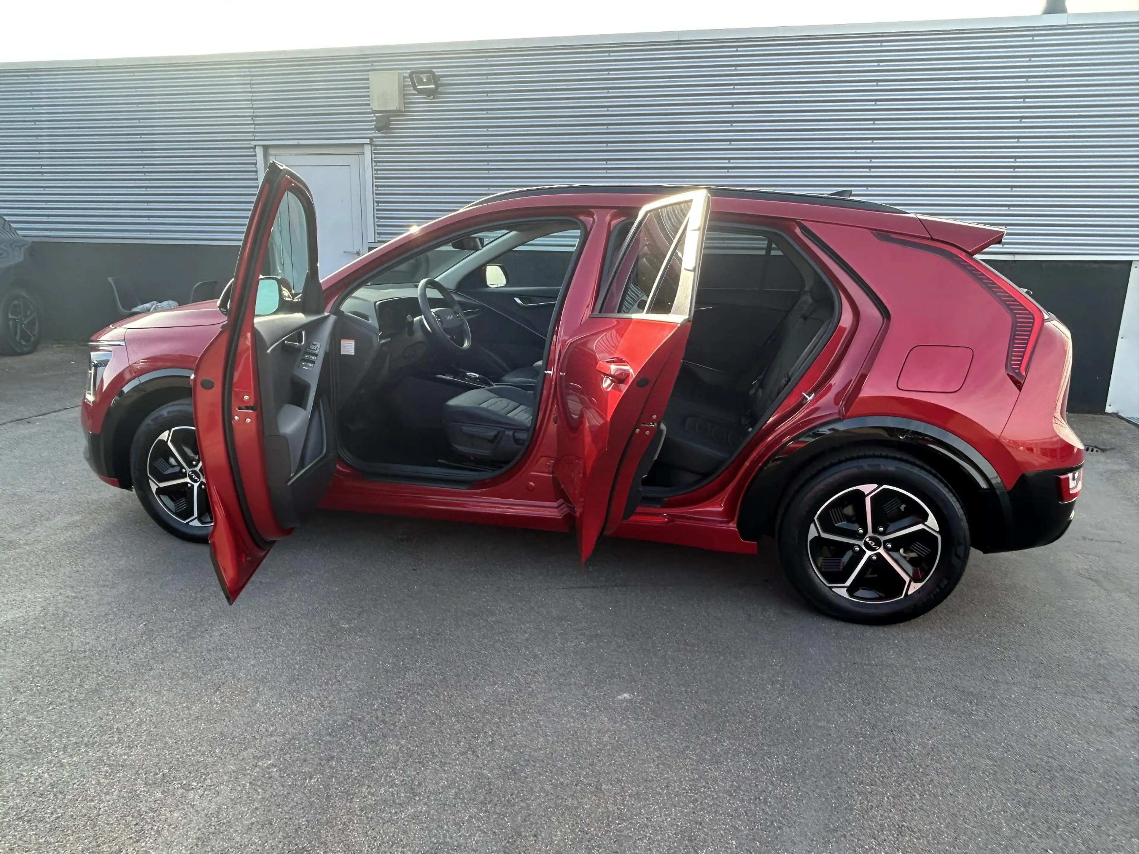 Kia Niro 1.6 GDi Hybrid DynamicPlusLine Schuif/kanteldak, 1 — photo 3