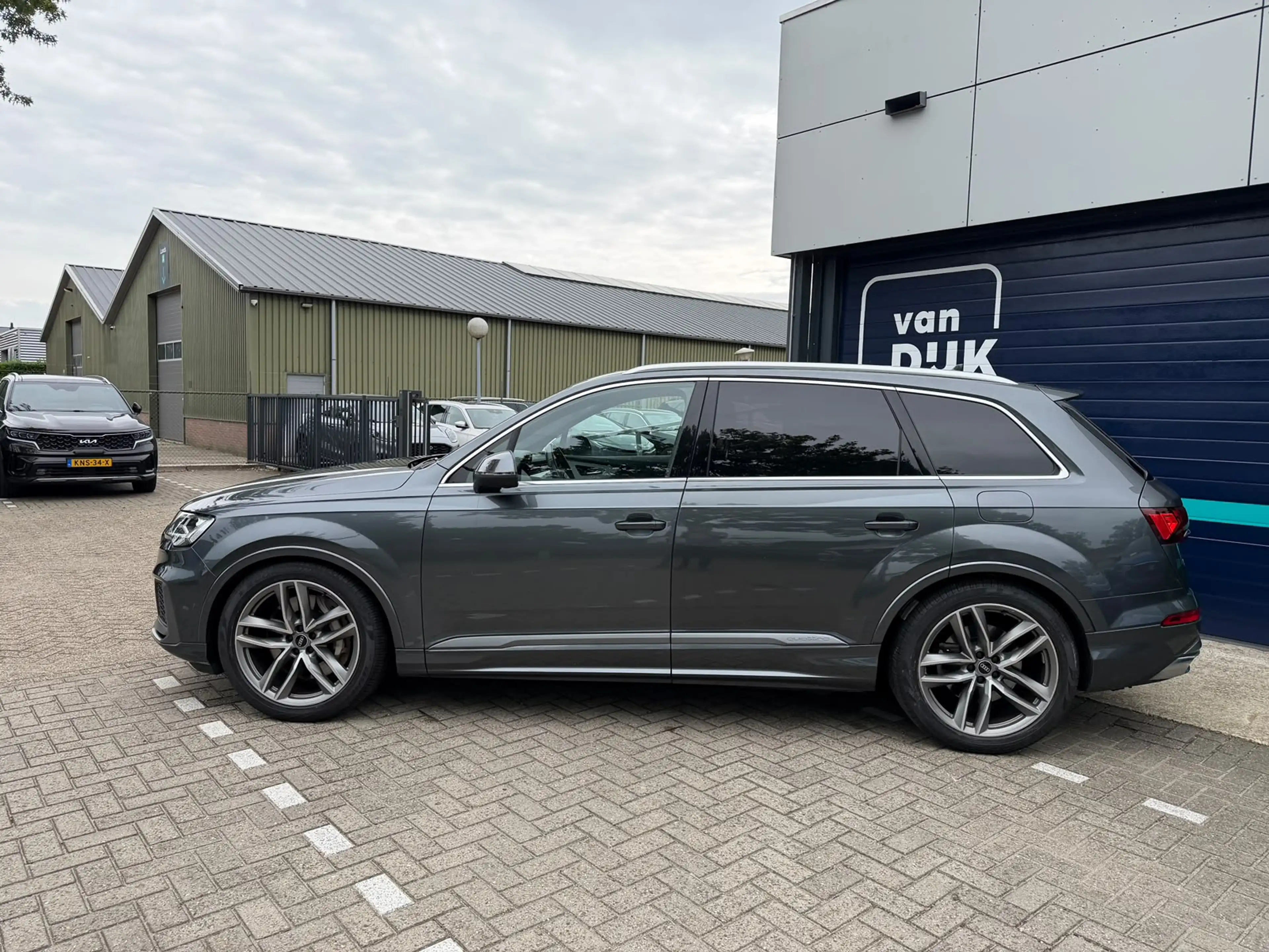 Audi Q7 55 TFSI e quattro Pro Line S Panoramadak Luchtveri — photo 6