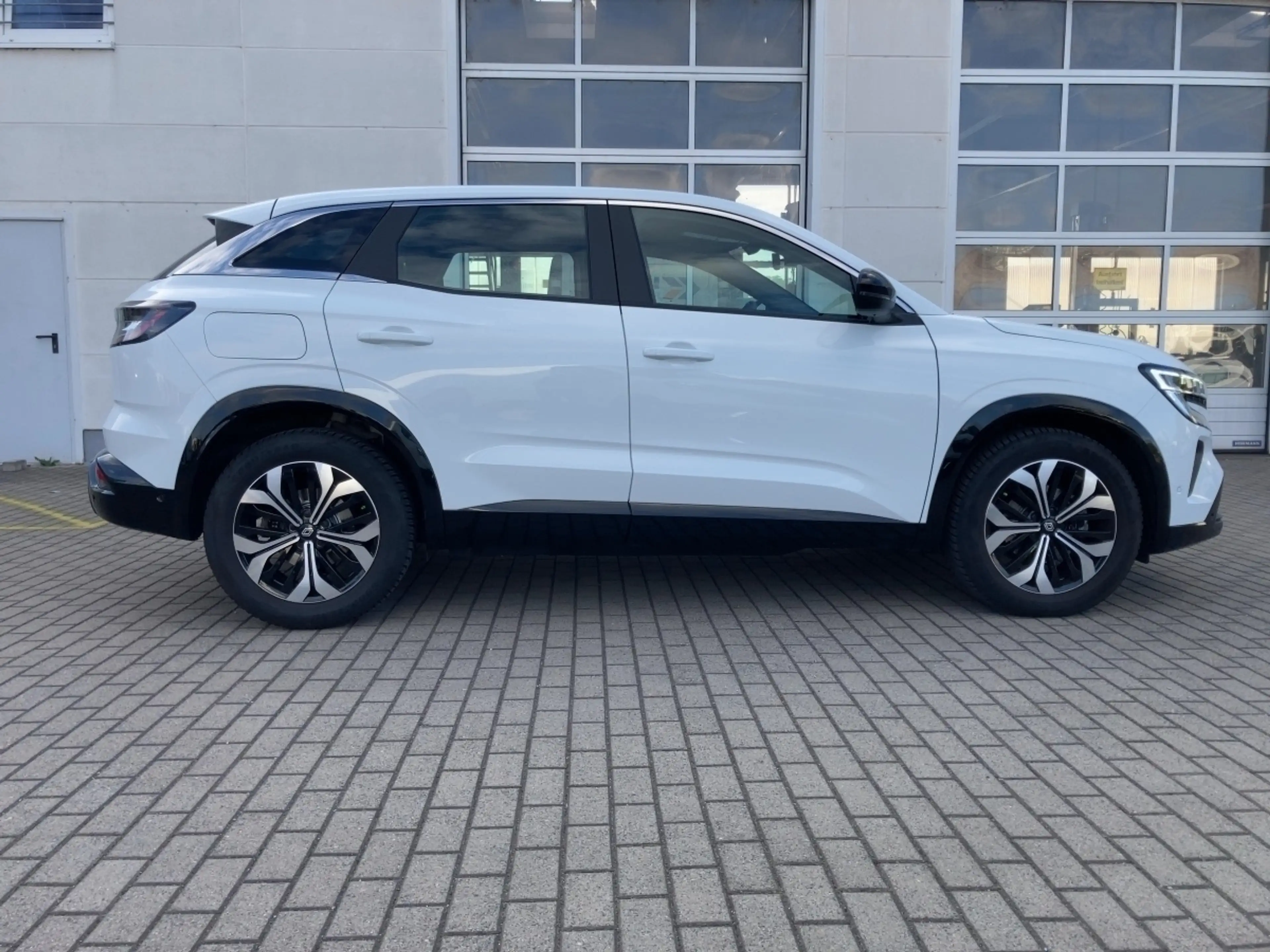 Renault Austral Equilibre Mild Hybrid 140 Automatik — photo 2