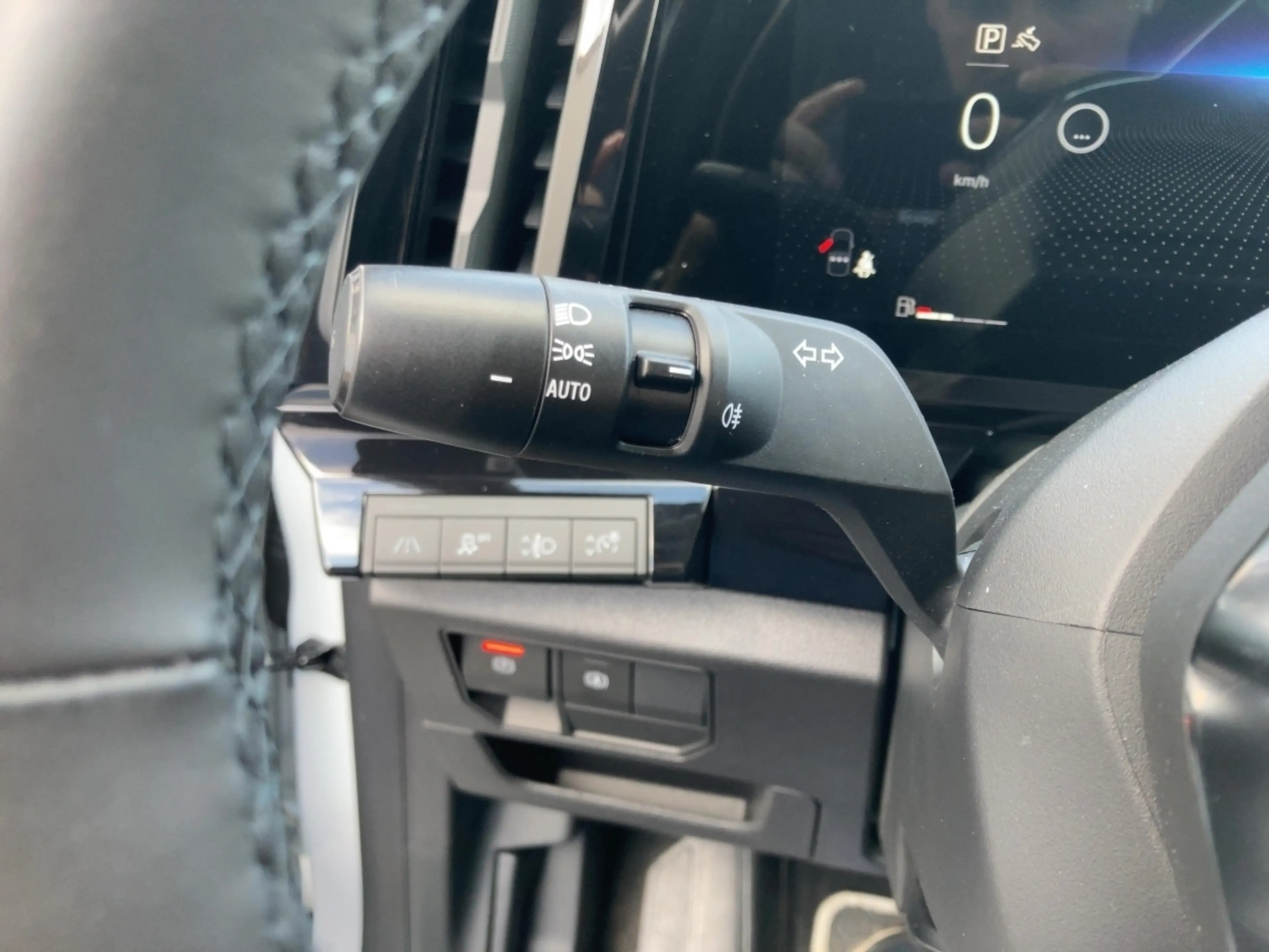 Renault Austral Equilibre Mild Hybrid 140 Automatik — photo 14