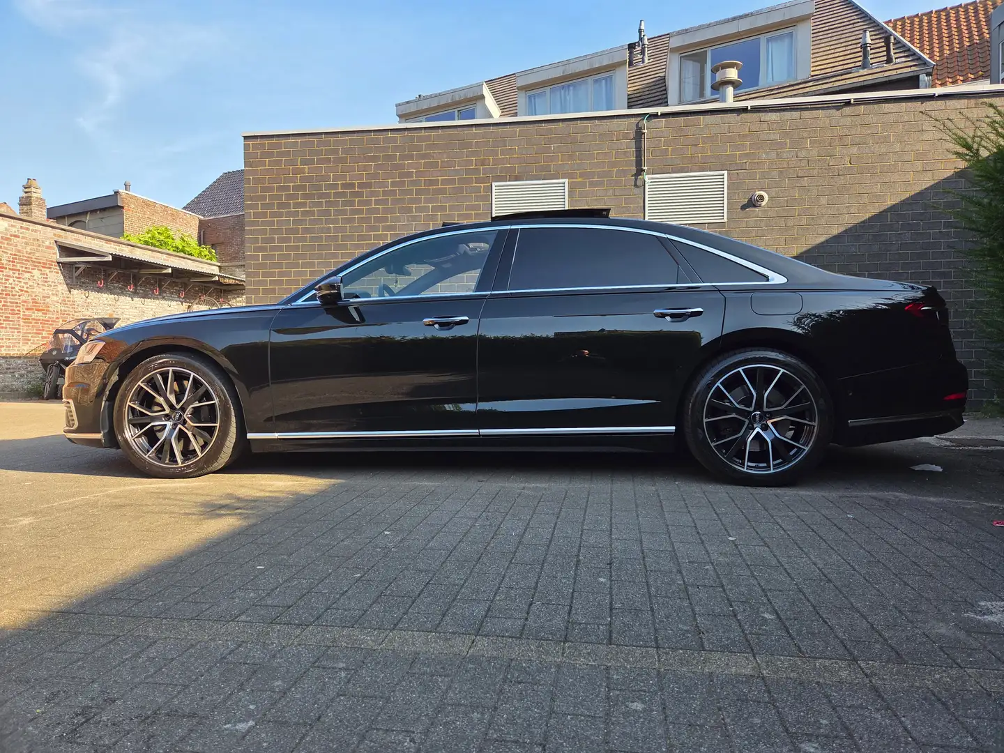 Audi A8 A8 L 60 TFSI e quattro tiptronic Noir - 1