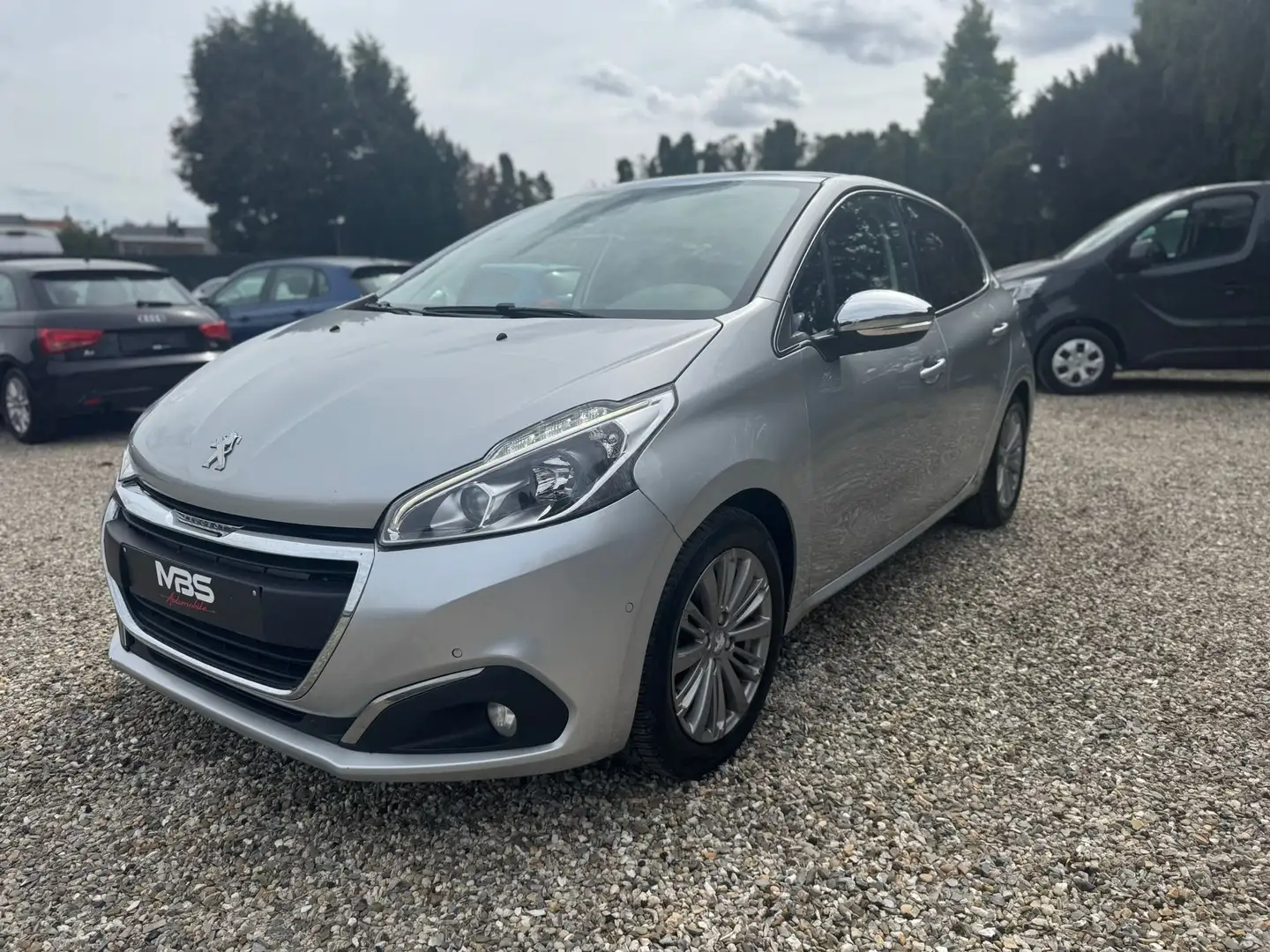 Peugeot 208 1.2i *FEUX LED *TOIT PANO *CLIM BI-ZONE *CAMERA Grey - 1
