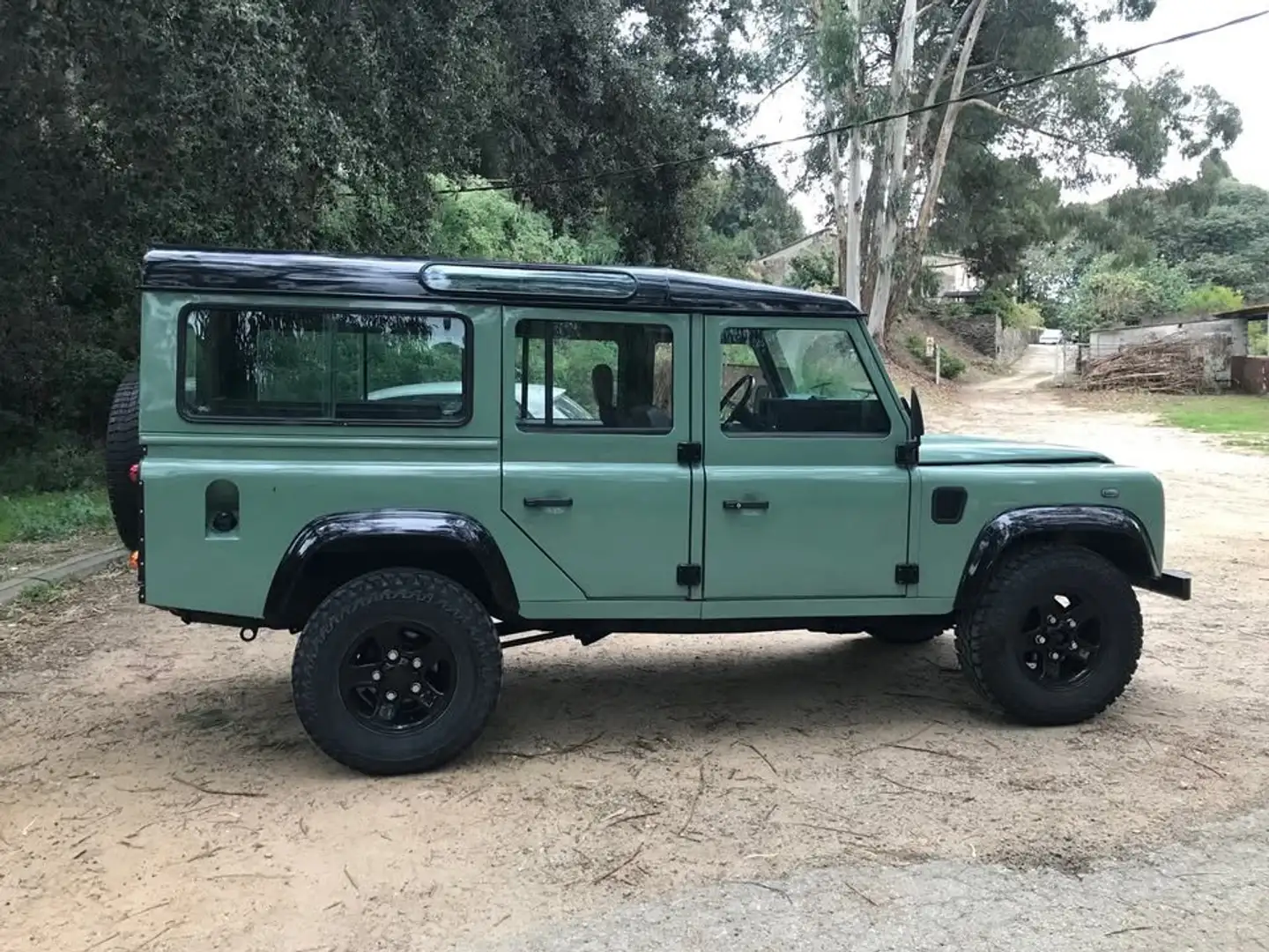 Land Rover Defender 110 2.5 SW - 1