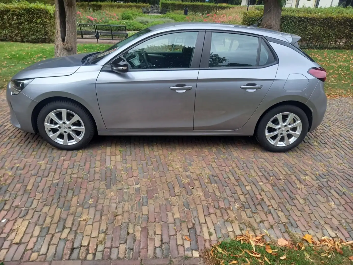 Opel Corsa 1.2 Edition Gris - 2
