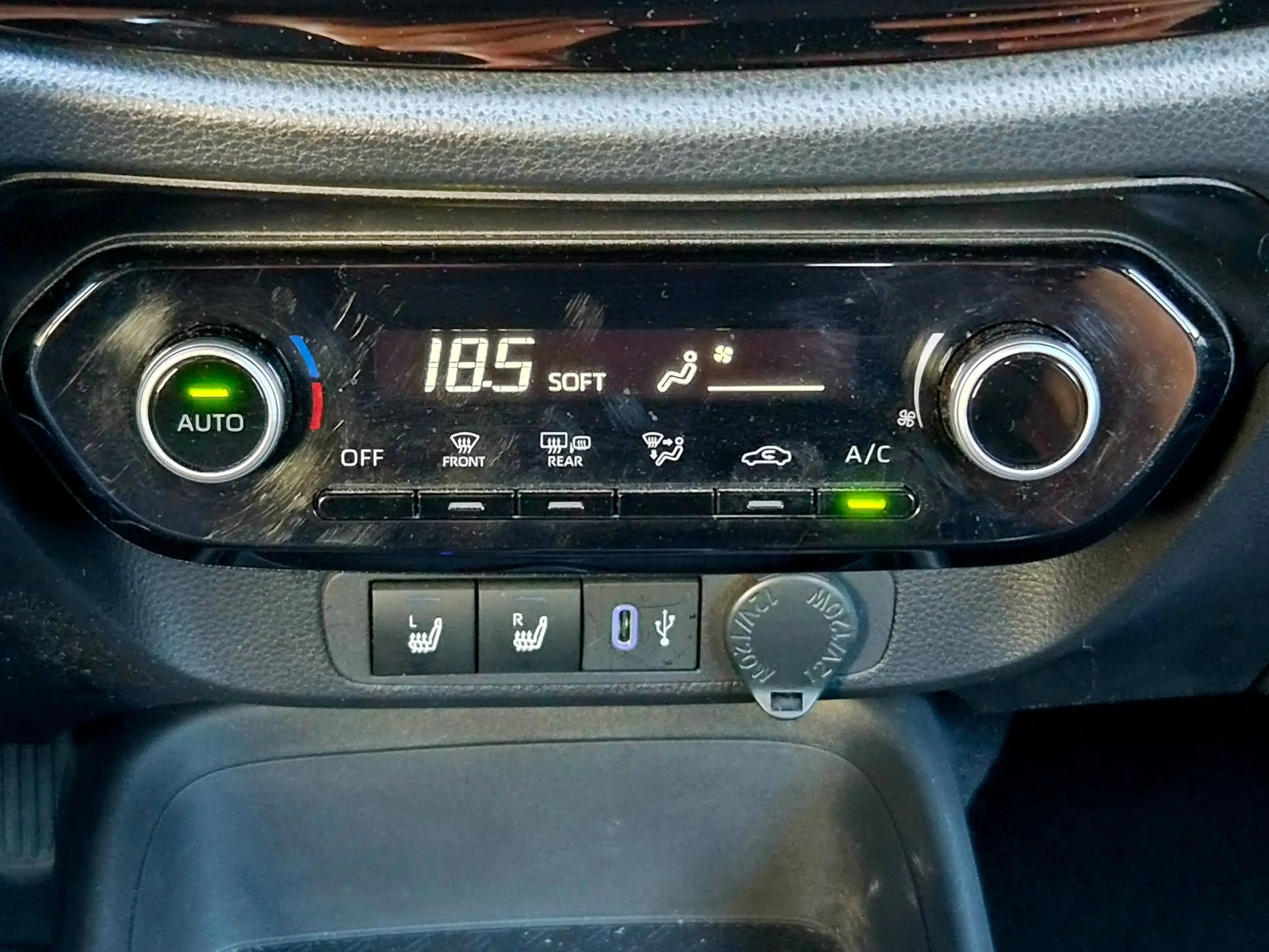 Toyota Aygo X 1.0 VVT-i 72PK S-CVT Play + Keyless|Stoelverw.|LED — photo 28