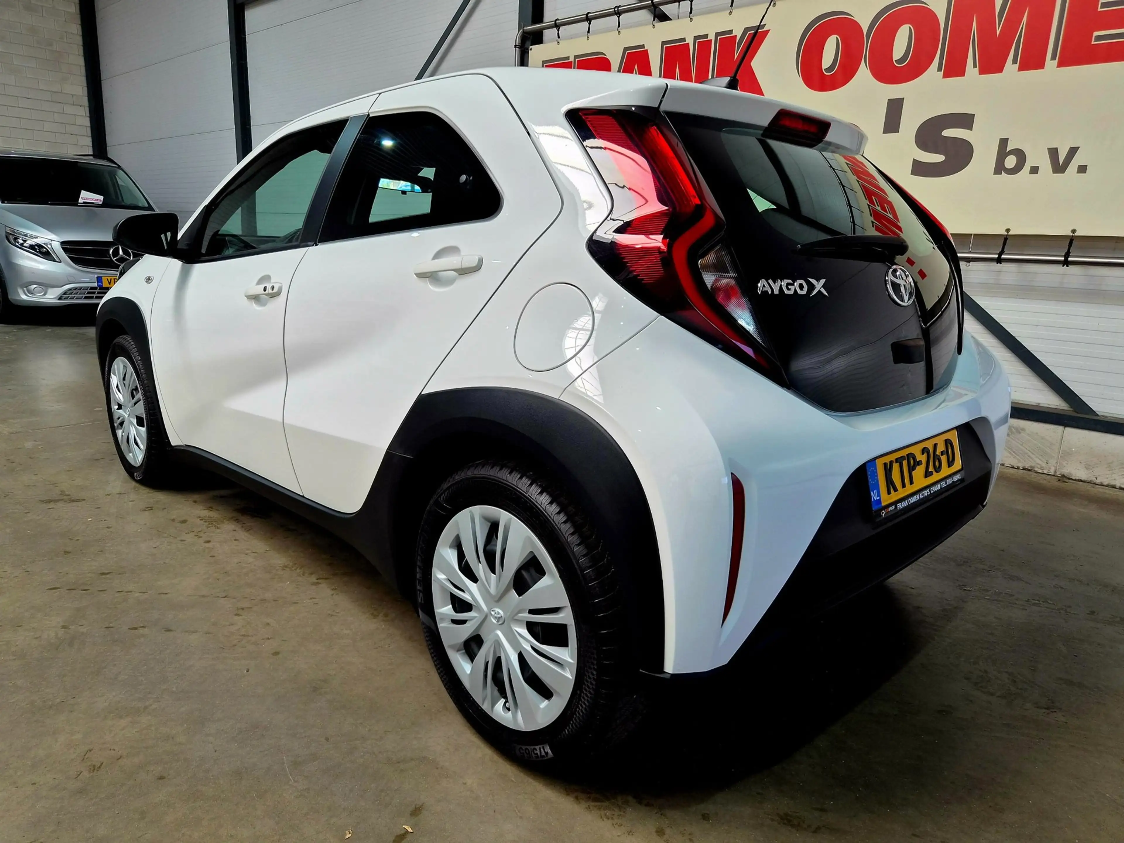 Toyota Aygo X 1.0 VVT-i 72PK S-CVT Play + Keyless|Stoelverw.|LED — photo 8