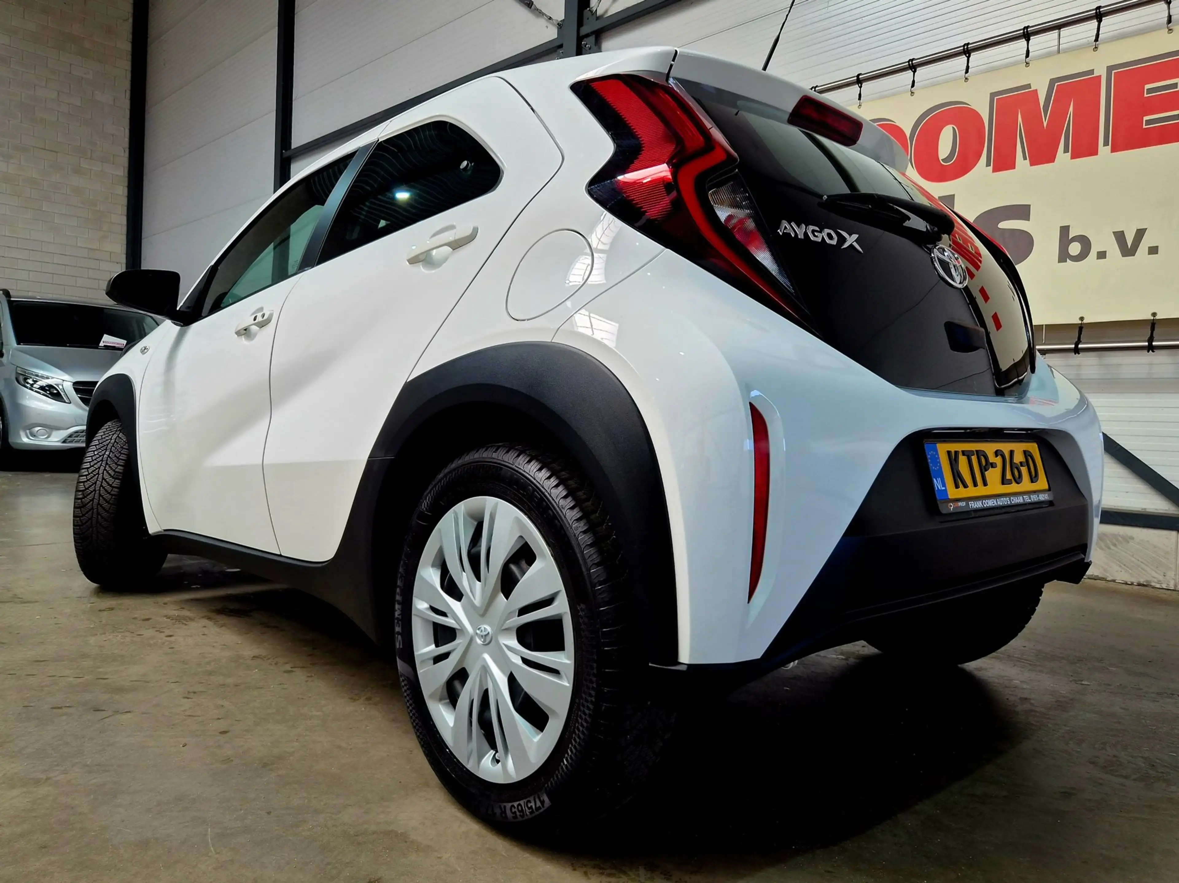 Toyota Aygo X 1.0 VVT-i 72PK S-CVT Play + Keyless|Stoelverw.|LED — photo 13