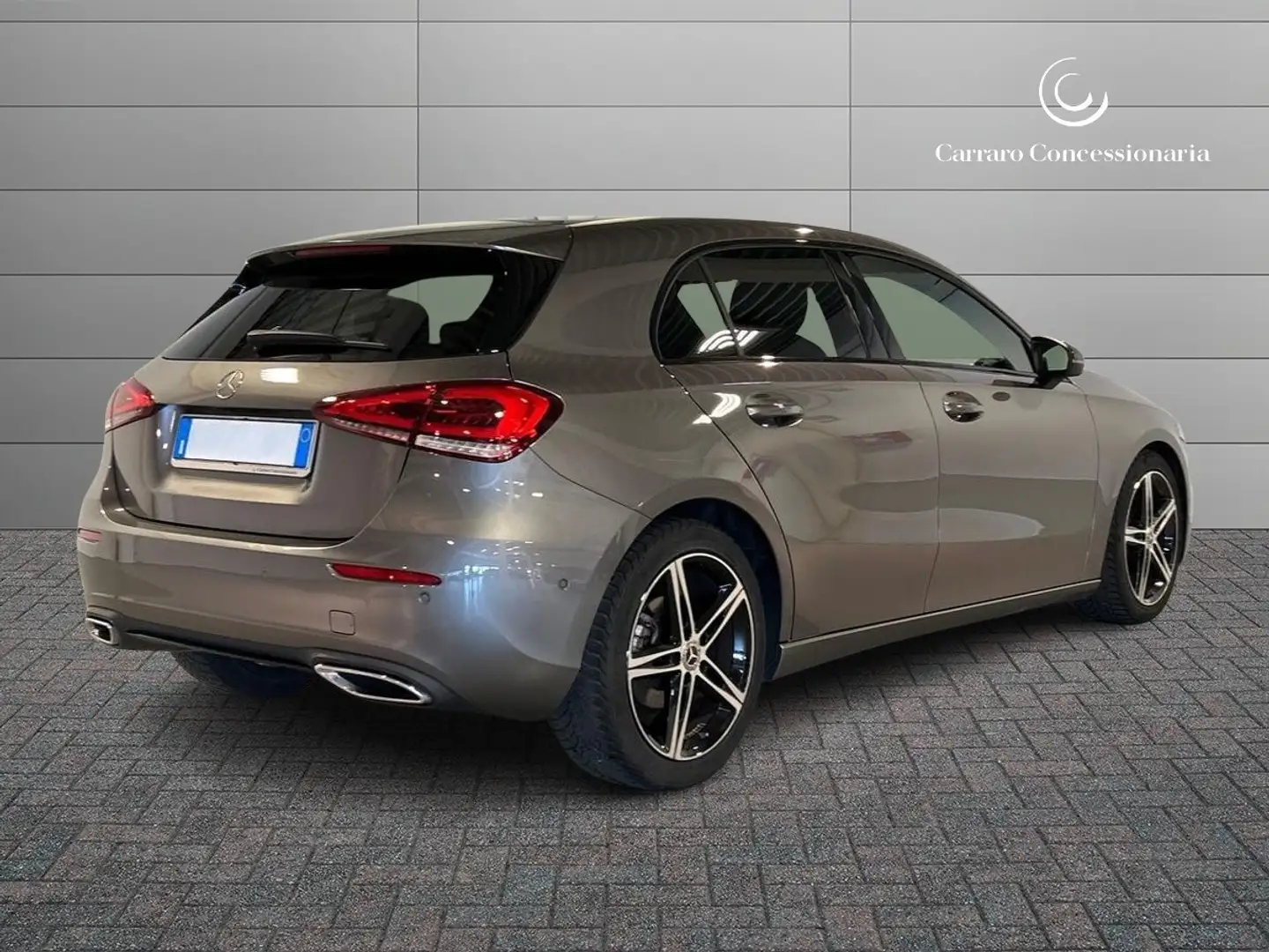 Mercedes-Benz A 180 - A 180 D Sport auto Grau - 2