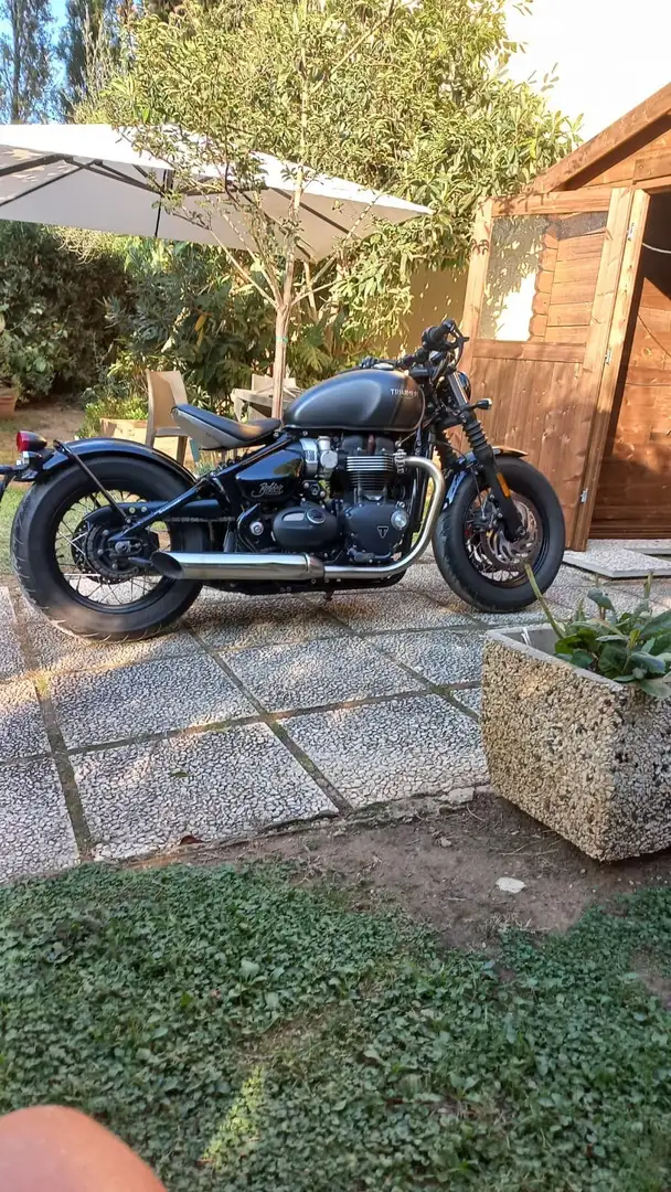 Triumph Bonneville Bobber Noir - 1