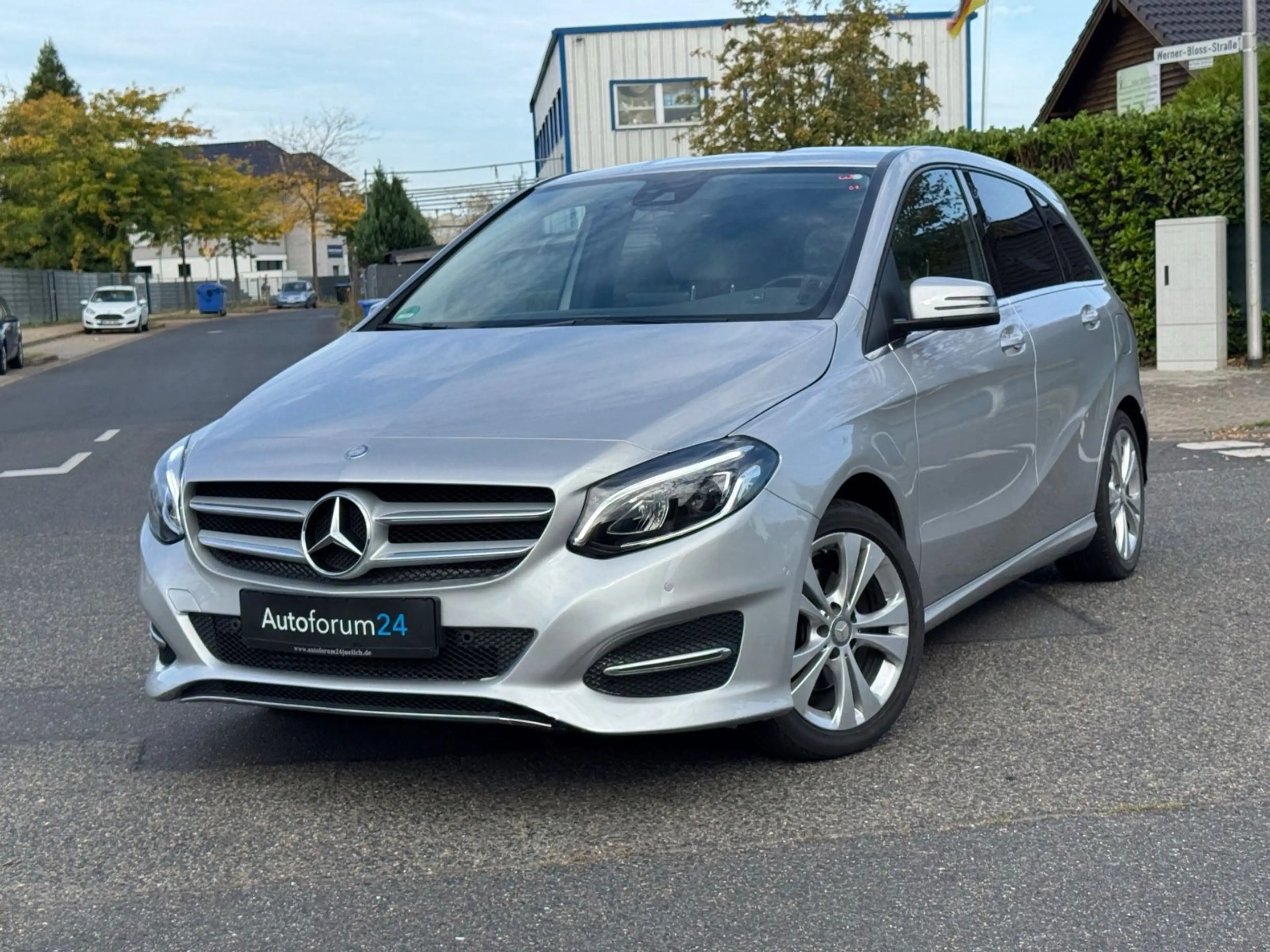 Mercedes-Benz B 220 4Matic *Garantie*Autom.*Navi*PDC*SHZ*