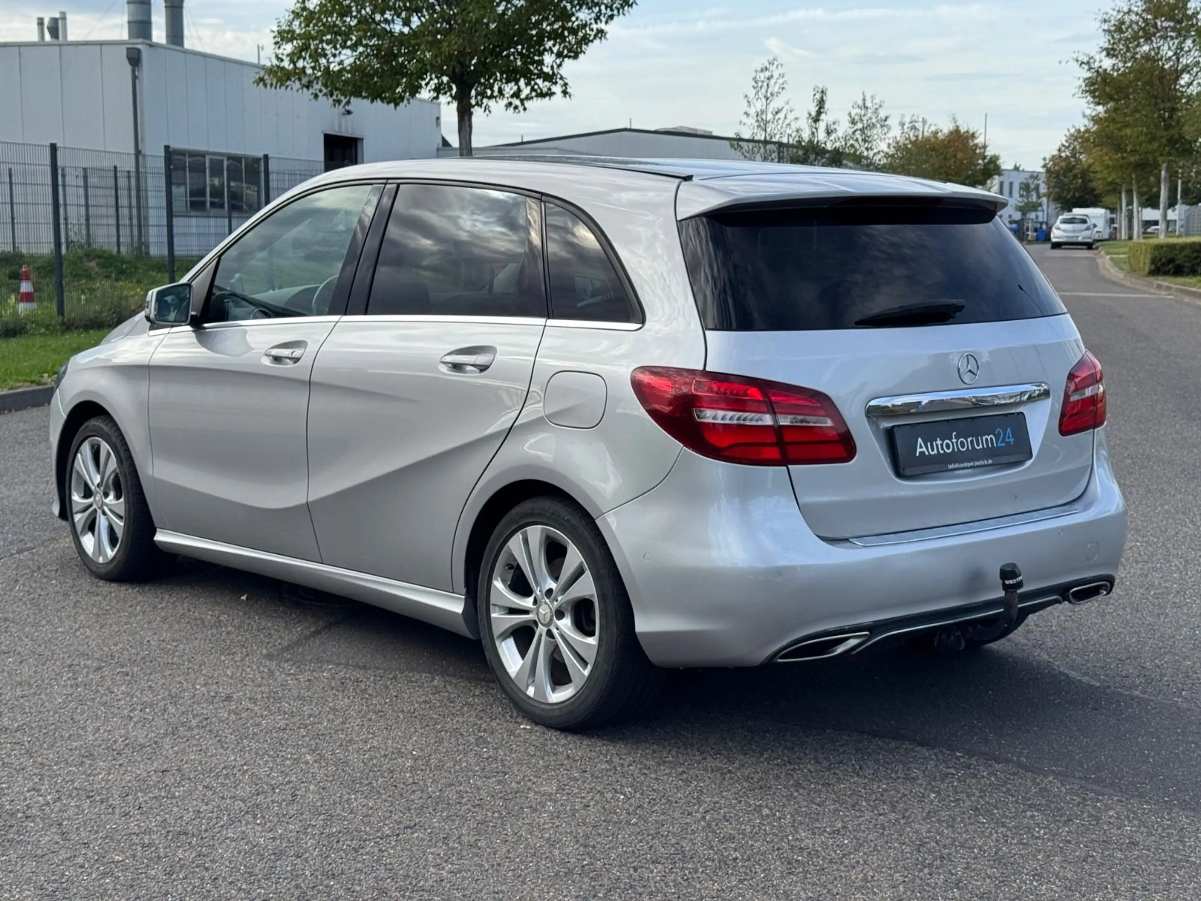 Mercedes-Benz B 220 4Matic *Garantie*Autom.*Navi*PDC*SHZ* — photo 3