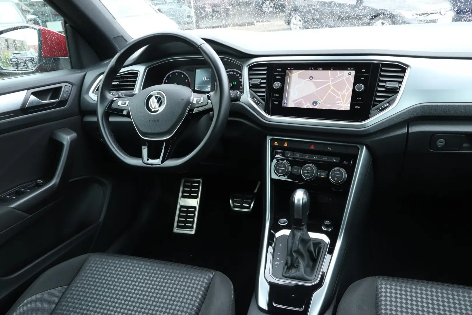 Volkswagen T-Roc Cabriolet 1.5 TSI DSG Active AHK*NAVI*SHZ*KE Rot - 2