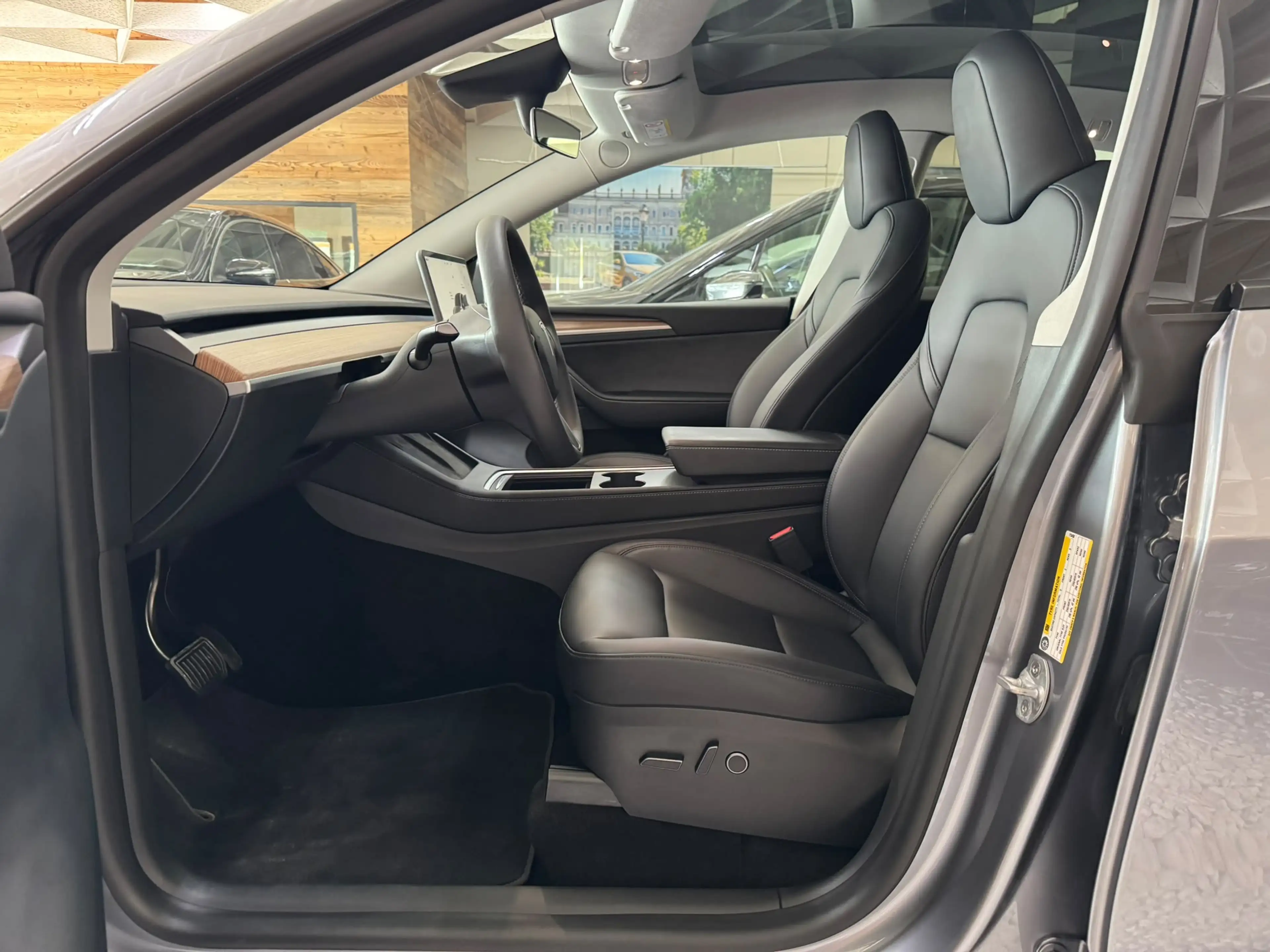 Tesla Model Y Long Range Dual AWD PANO NAVI LED SHZ WP — photo 7