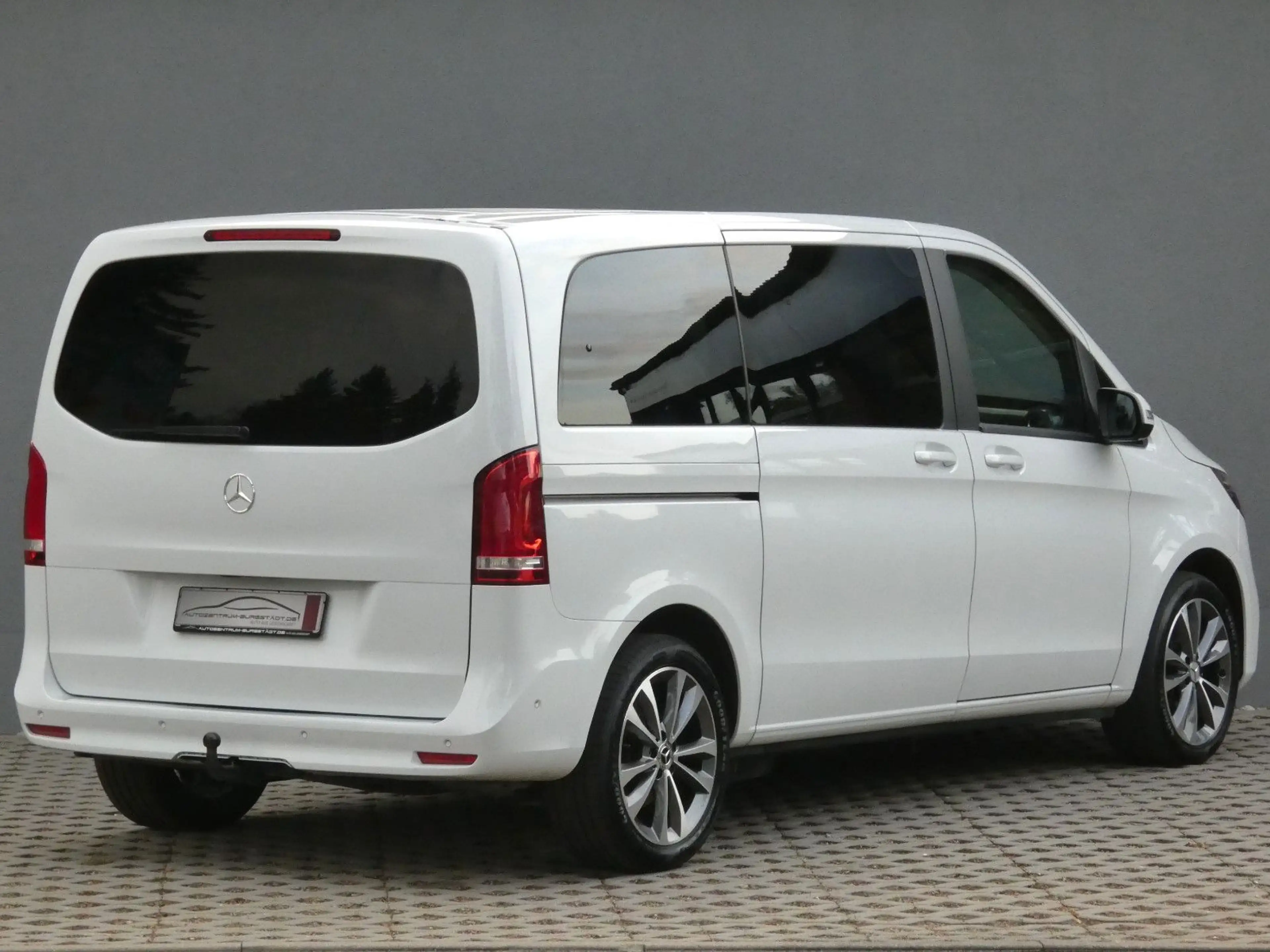 Mercedes-Benz V 300 d 4MATIC Edition Kompakt/StandHZG/LED/18" — photo 6