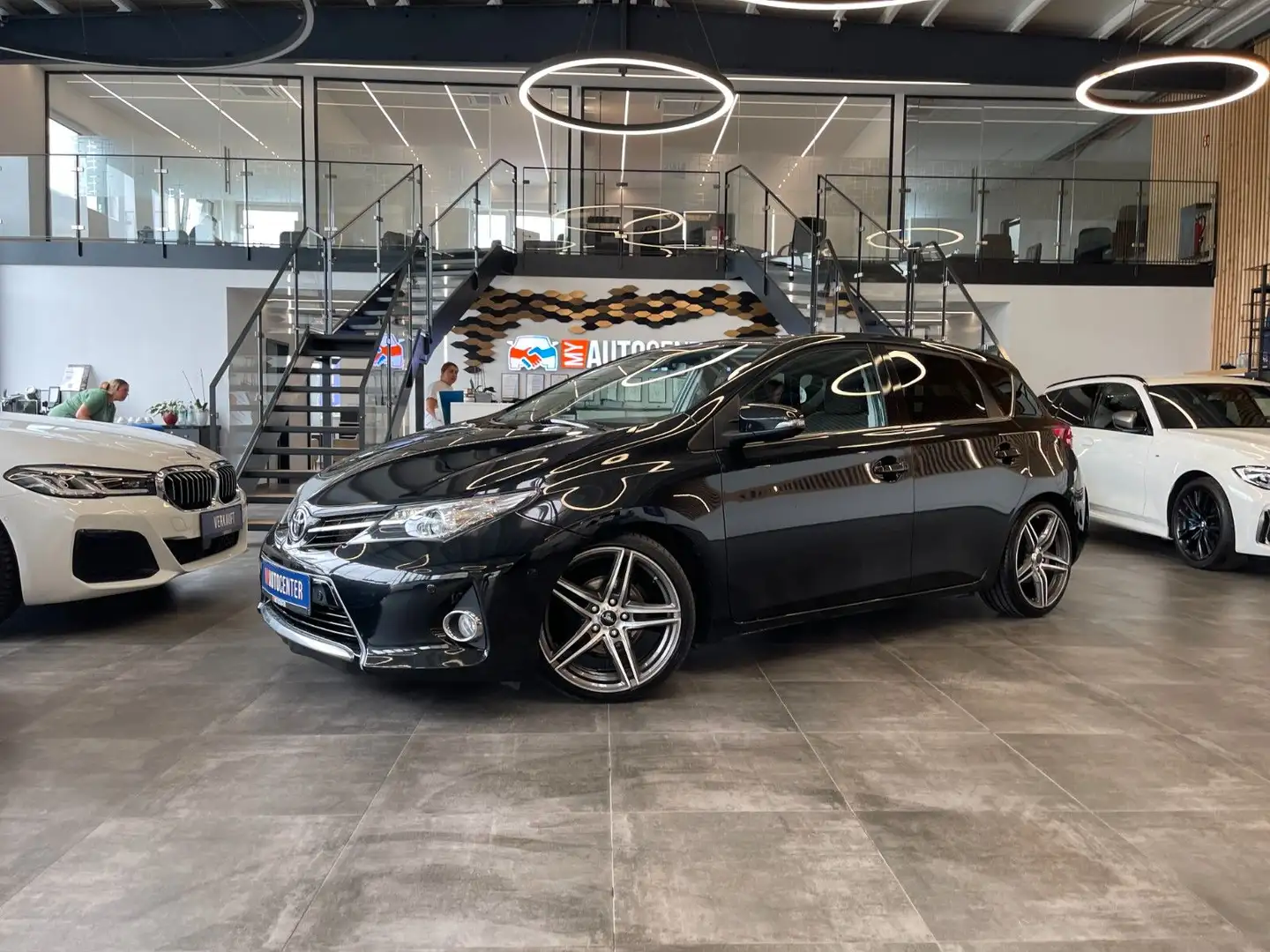 Toyota Auris Life+ Lim. 1.6 Edition *AHK*KAMERA*KLIMAA. Negru - 1