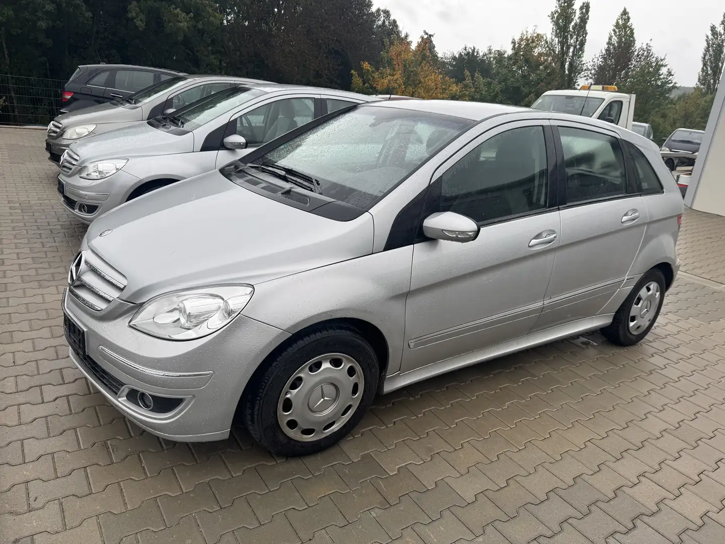 Mercedes-Benz B 170 B-Klasse mit neuen TÜV gutem Zustand Silber - 2