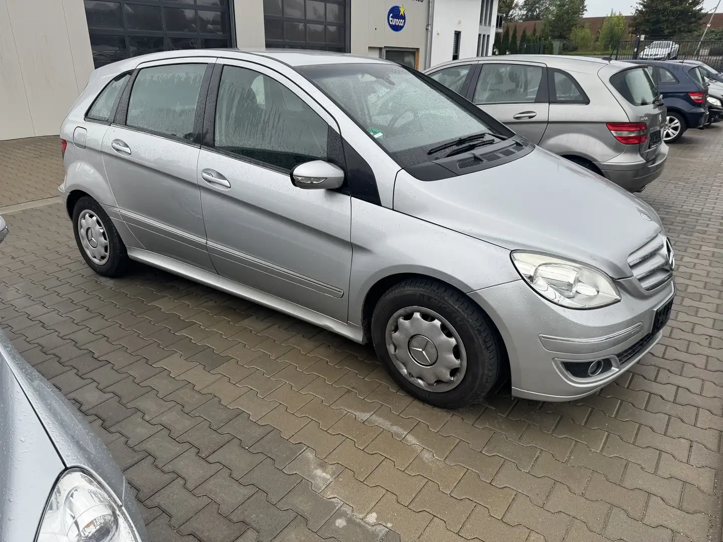 Mercedes-Benz B 170 B-Klasse mit neuen TÜV gutem Zustand Silber - 1