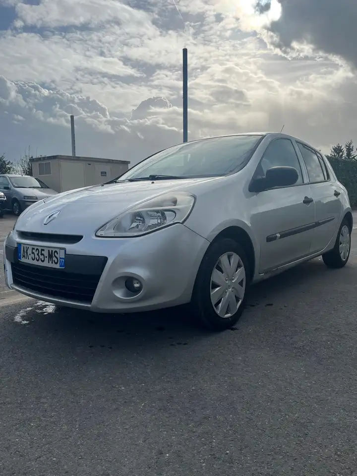 Renault Clio III dCi 70 115g eco2 Authentique