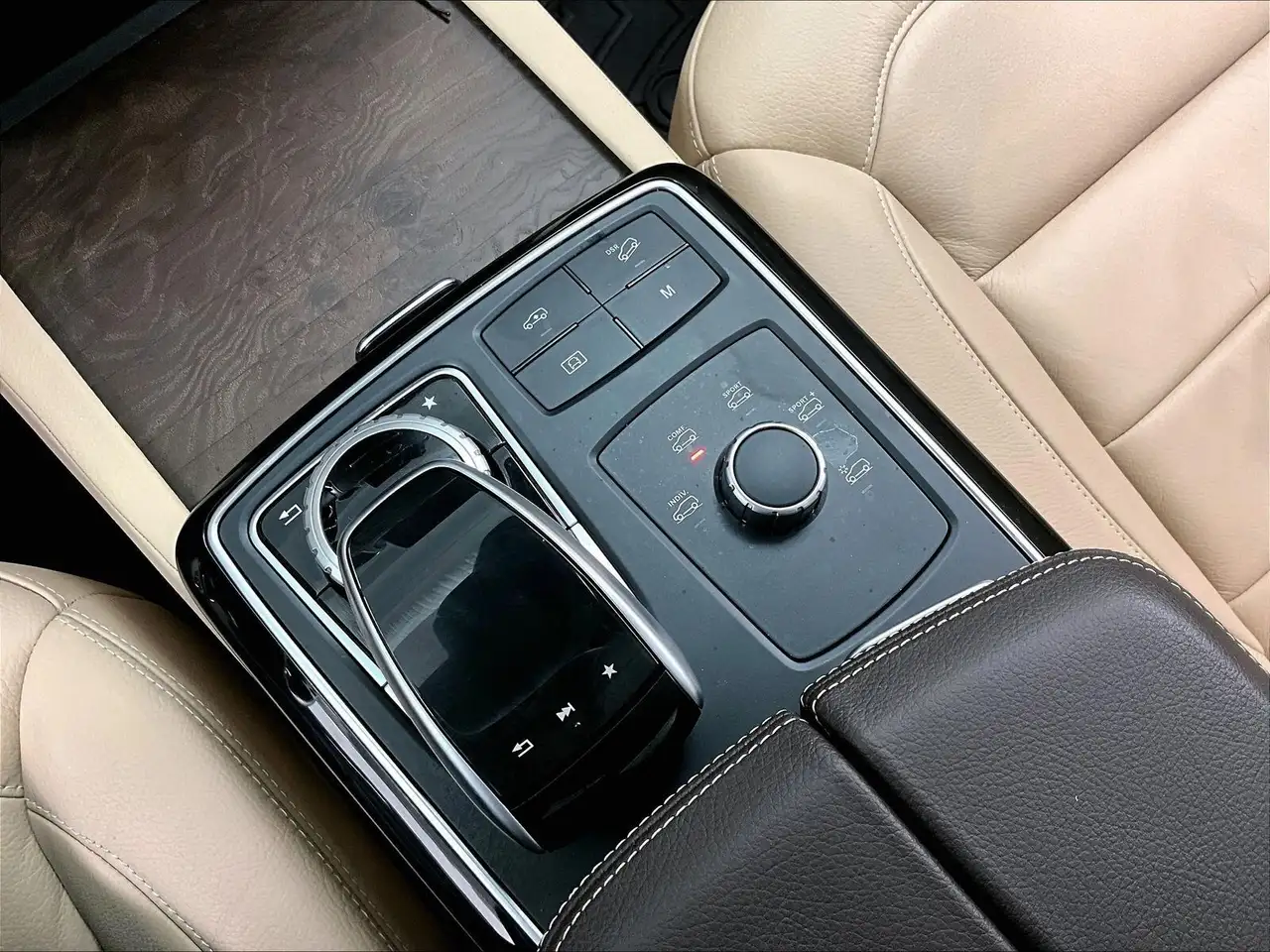Mercedes-Benz GLE photo Mercedes-Benz GLE