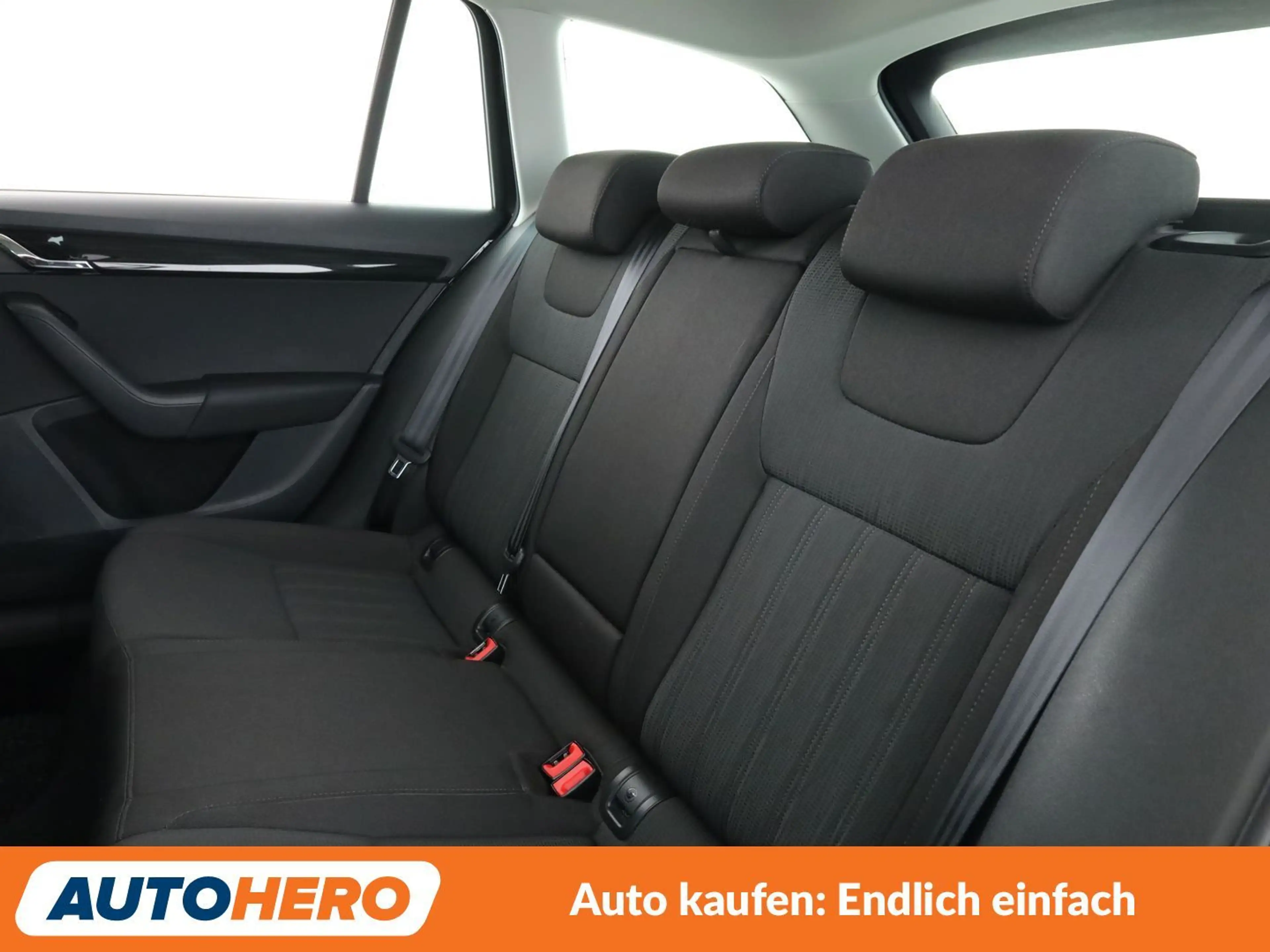 Skoda Octavia 1.4 TSI Style *NAVI*PDC*SHZ*TEMPO*ALU*KLIMA* — photo 14