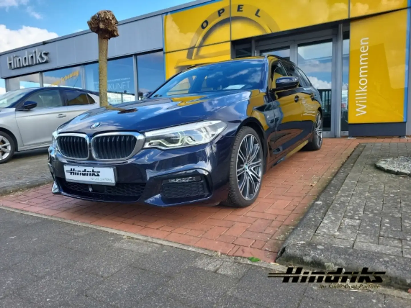 BMW 540 d xDrive M Sport Touring EU6d-T Park-Assistent Spo Schwarz - 1