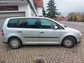 Volkswagen Touran 1.6 FSI*KLIMA*ISOFIX*EFH*TÜV/10/26 Grau - thumbnail 1