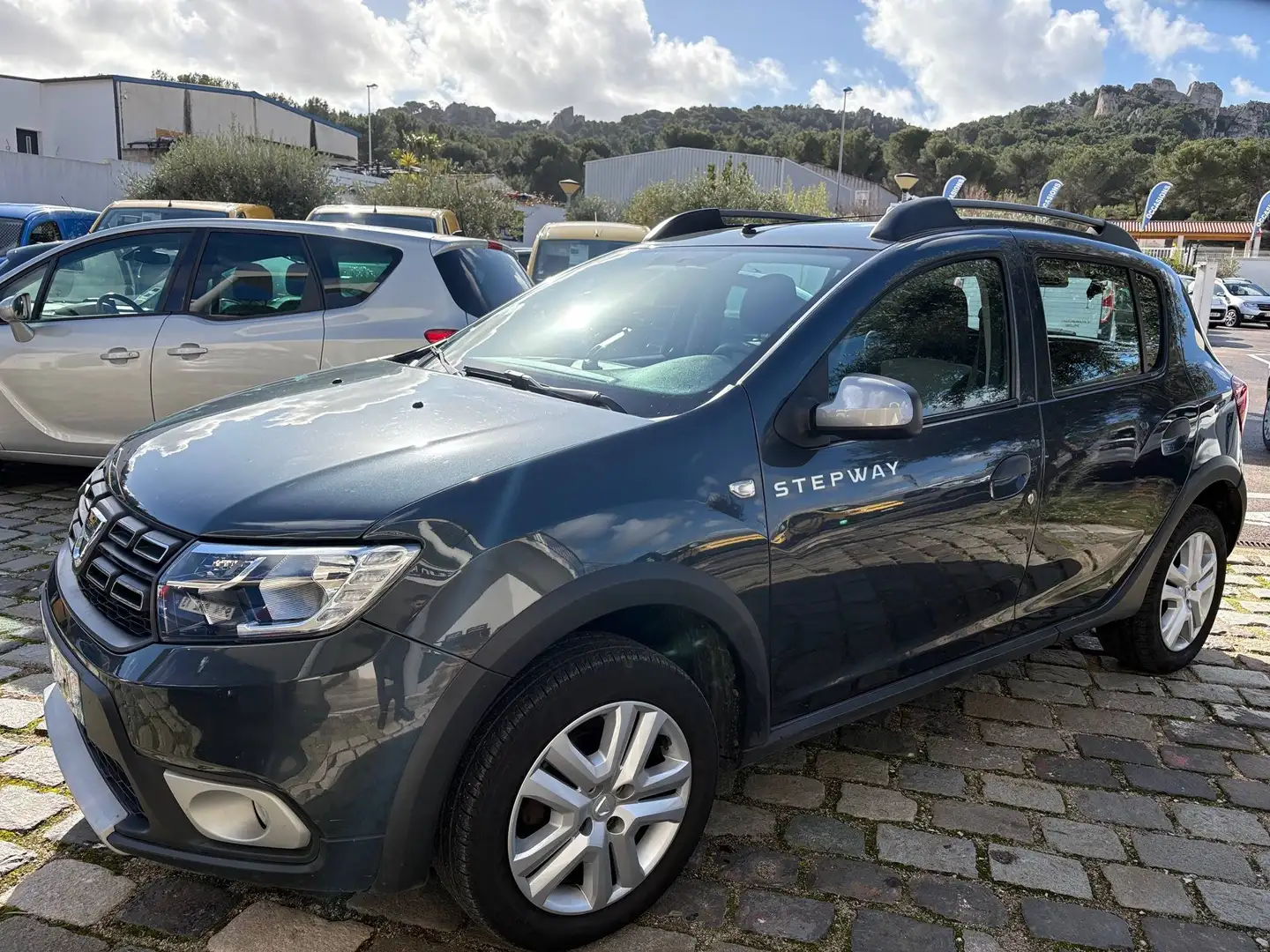 Dacia Sandero II (B52) 0.9 TCe 90ch Stepway Gris - 2