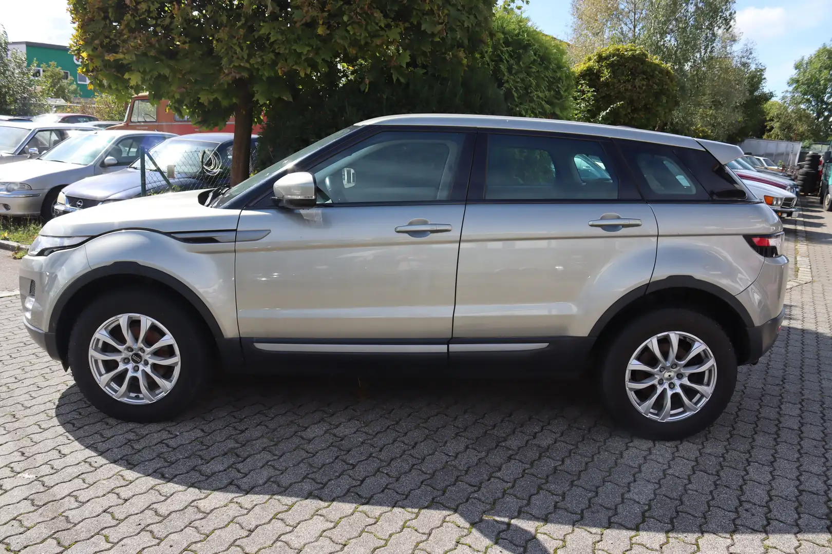 Land Rover Range Rover Evoque Pure Beige - 2