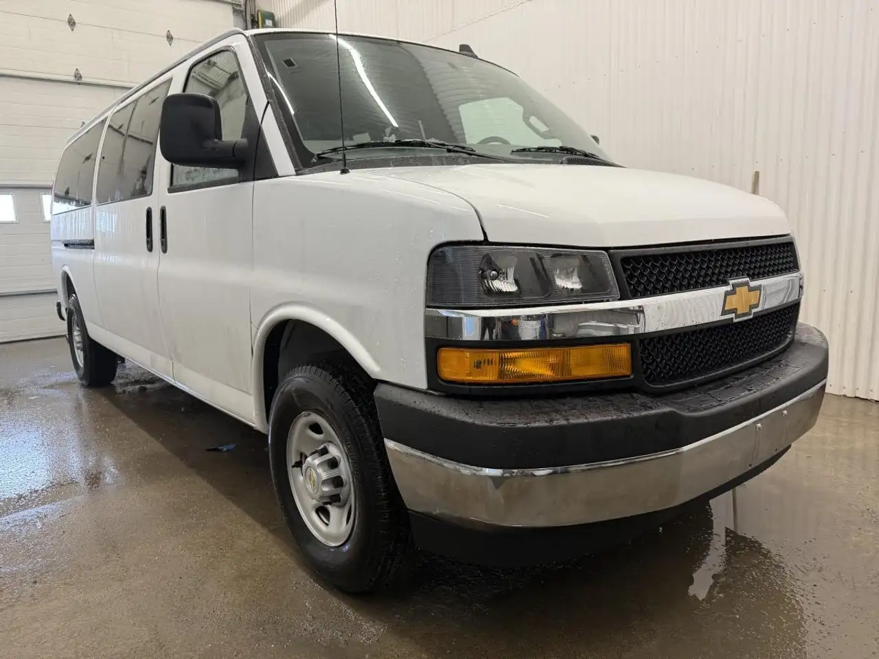 2025 Chevrolet Express Passenger