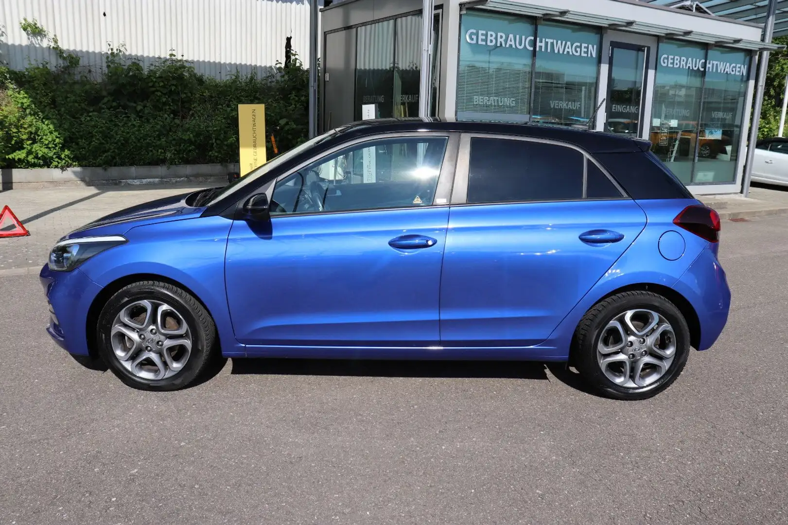 Hyundai i20 YES! Plus, Klimaauto., Navi, DAB+ Blau - 2