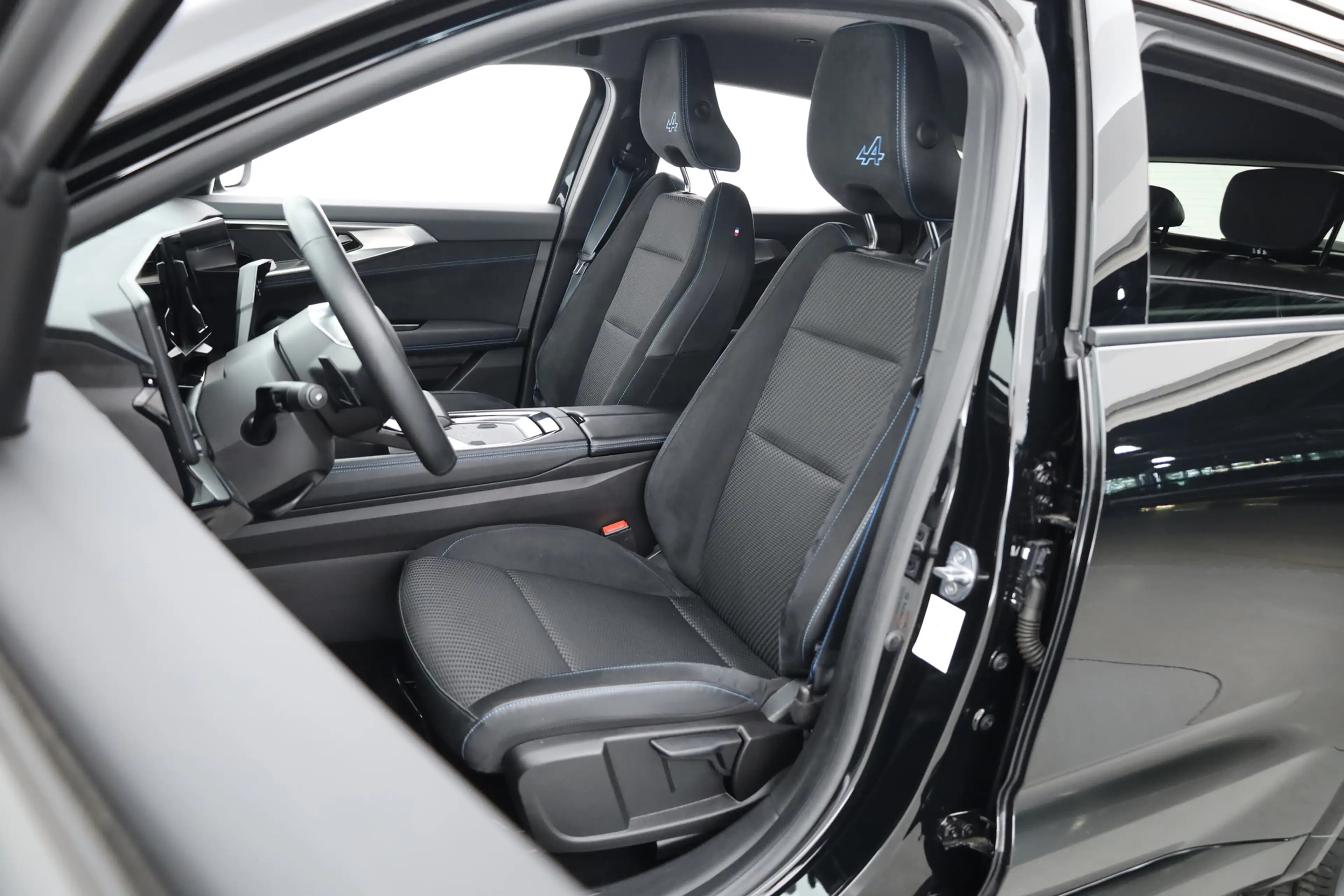 Renault Austral 1.2 E-Tech full hybrid 200 techno esprit Alpine | — photo 3