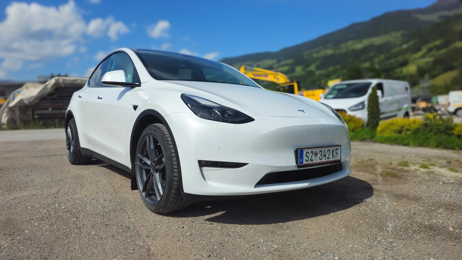 Tesla Model Y Model Y Long Range AWD 75kWh Weiß - 1