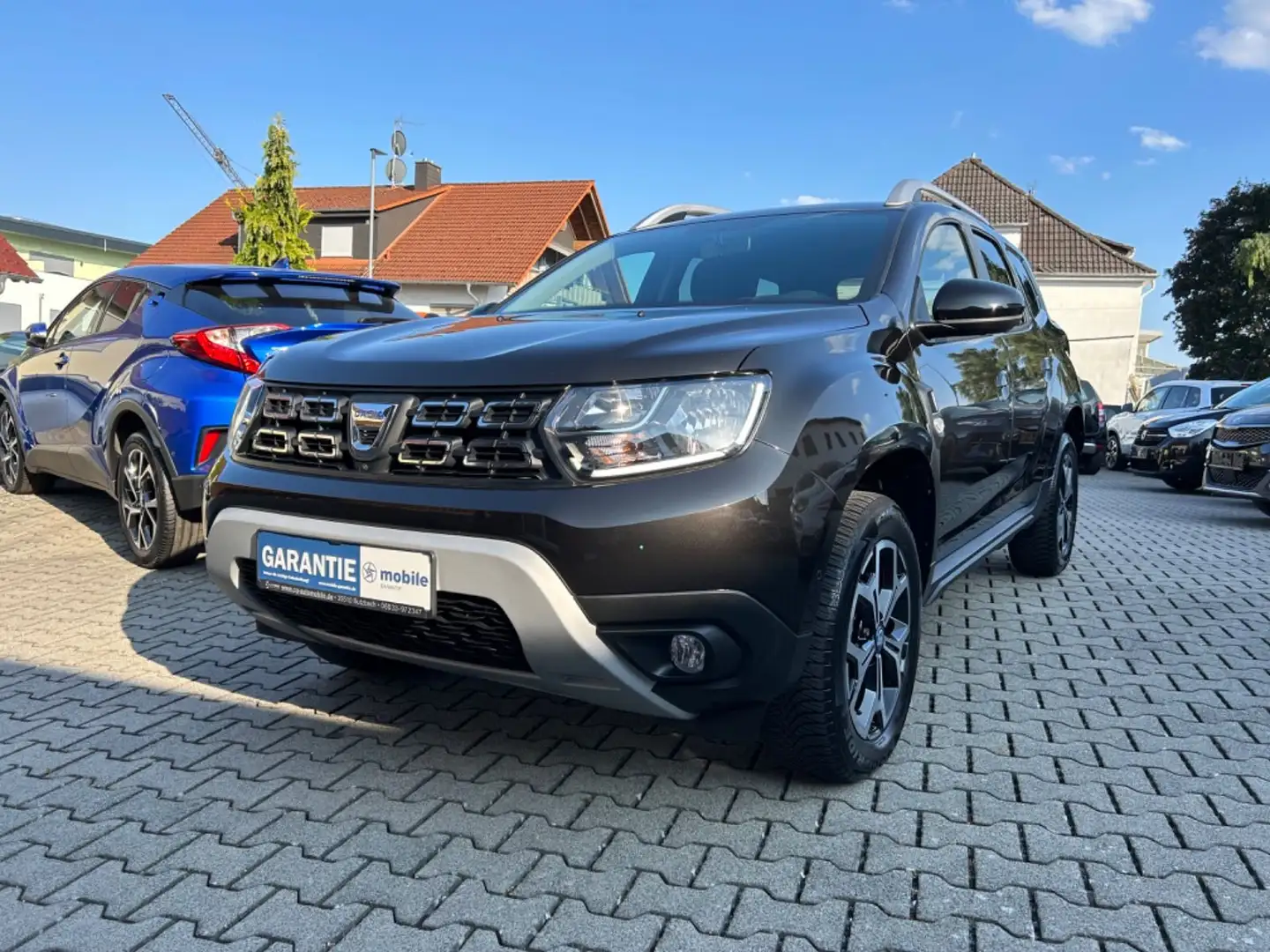 Dacia Duster TCe 100 LPG Celebration Zwart - 1