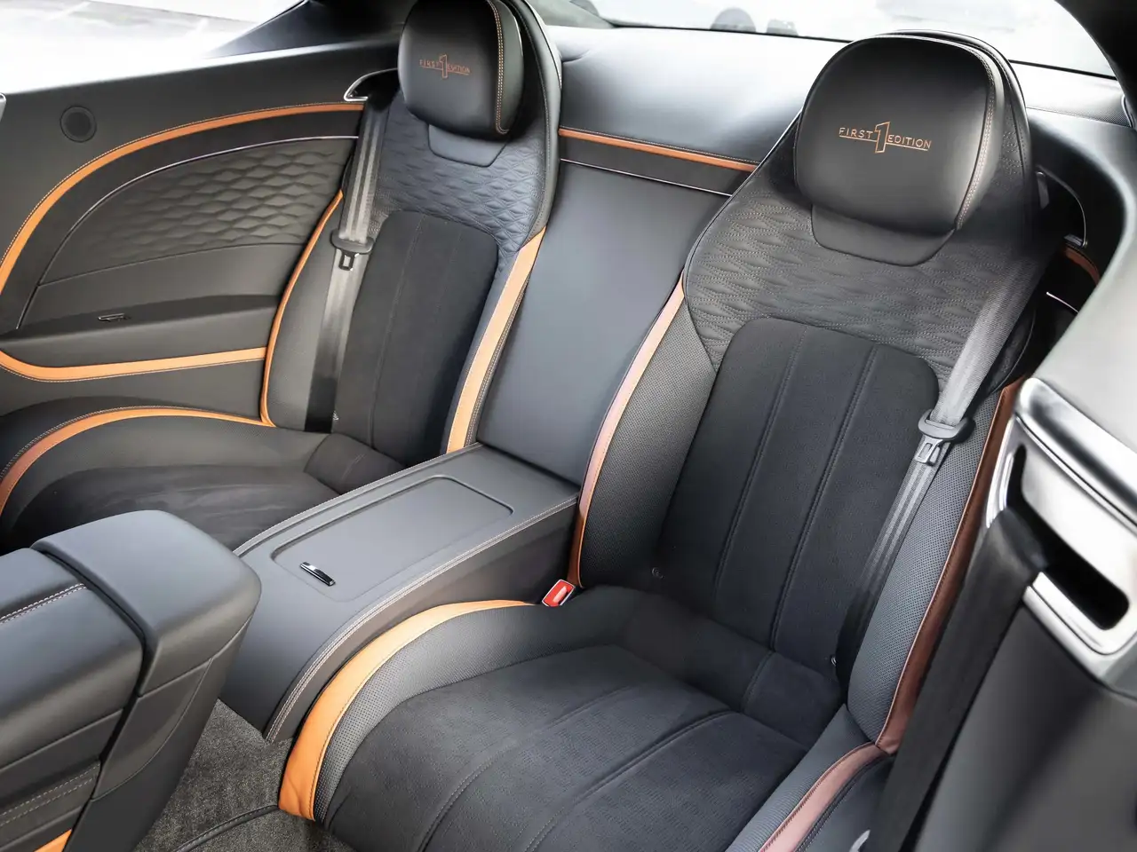 Bentley Continental 2025 — фото 13
