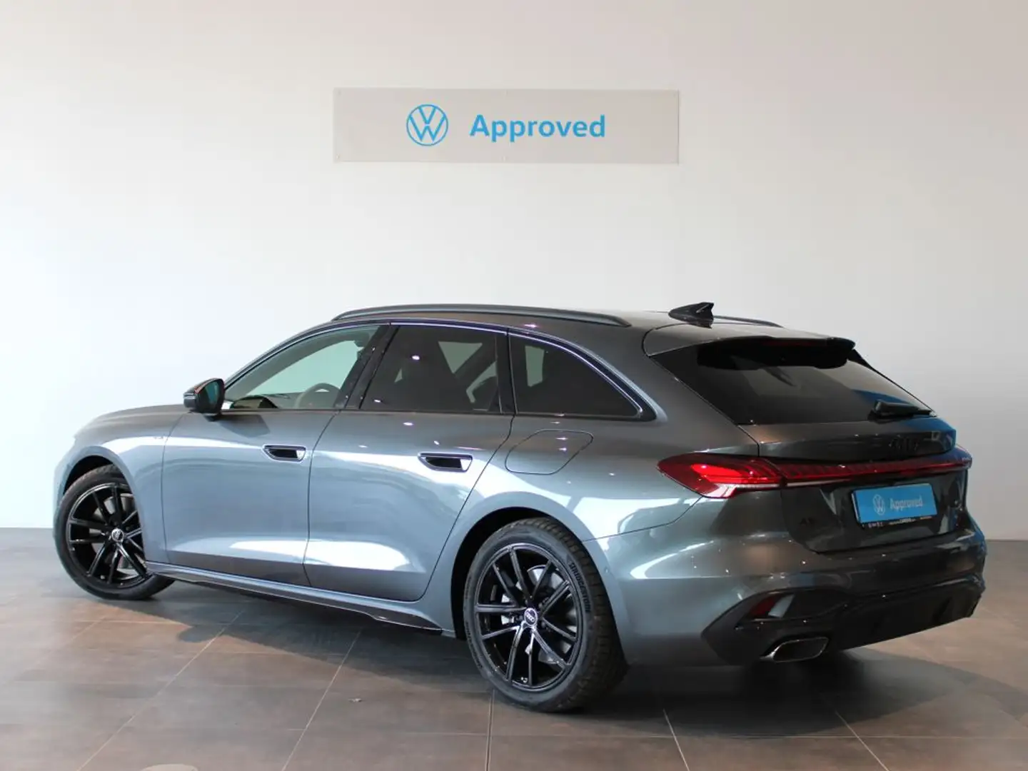 Audi A5 Avant e-hybrid Black line quattro S tronic Gris - 2
