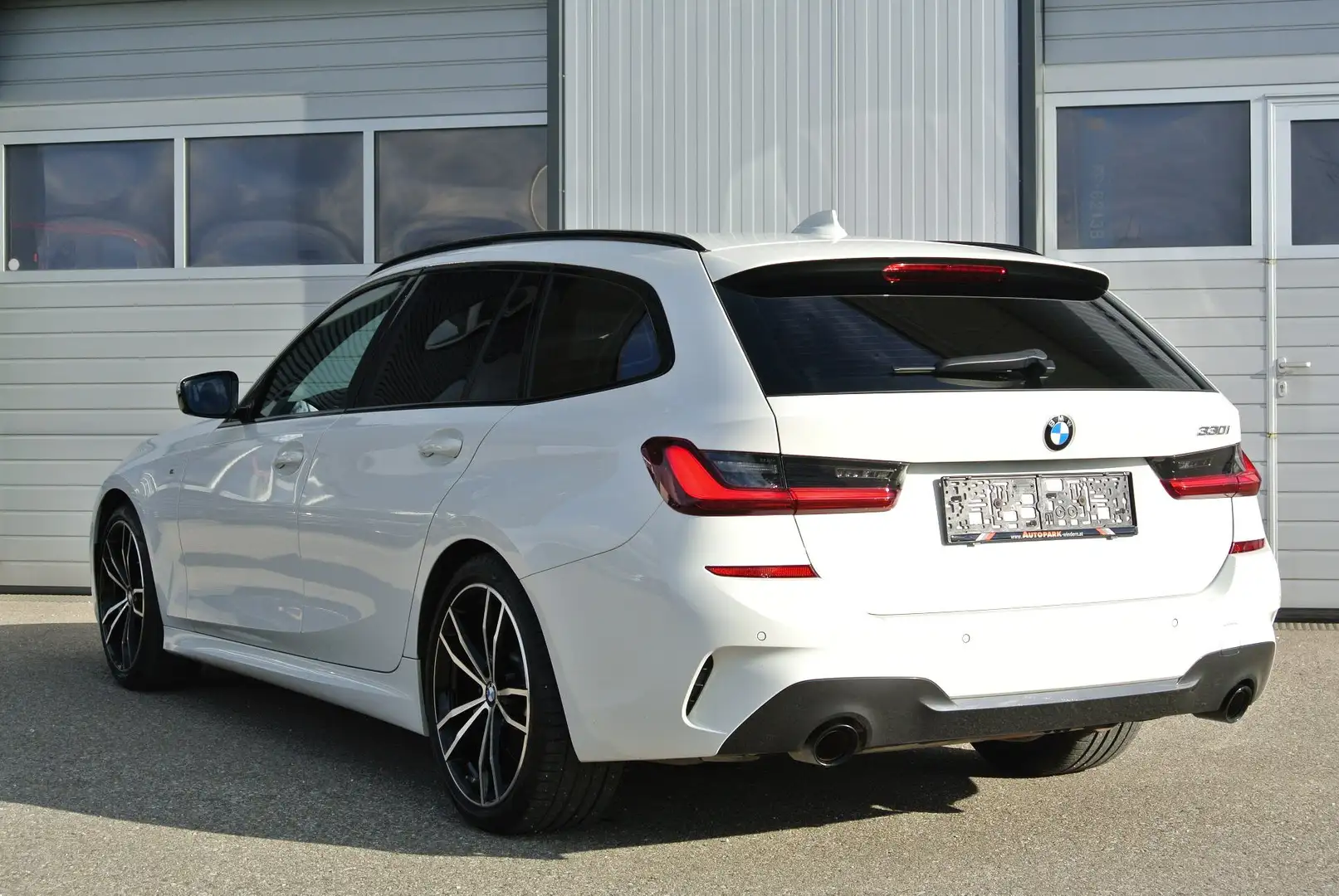 BMW 330 i Touring Aut. ** M-Sportpaket * 19" Alu * AHK Blanc - 2