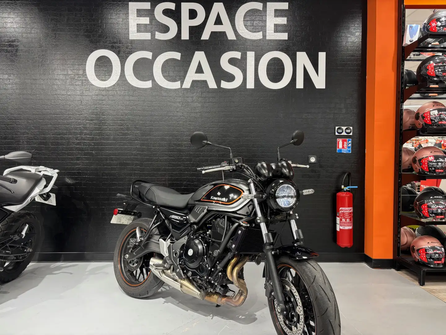 Kawasaki Z 650 Gris - 1