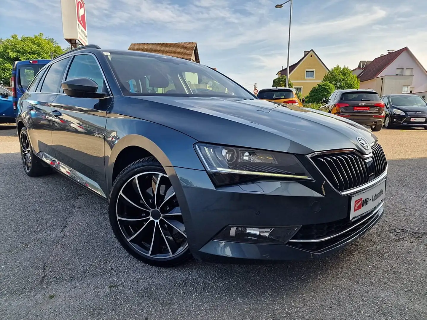 Skoda Superb Kombi 2,0 TDI Sportline DSG Gris - 1