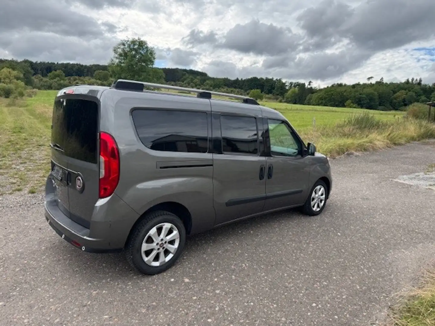 Fiat Doblo 1.6 16V Multijet lang Lounge - 1